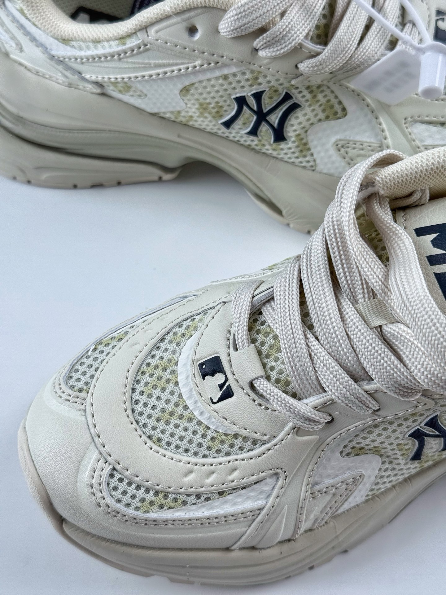 200 NY美国榄球洋基队 x MLB Chunky Runner Basic 厚底老爹厚底休闲运动慢跑鞋 3ARNSPL5N