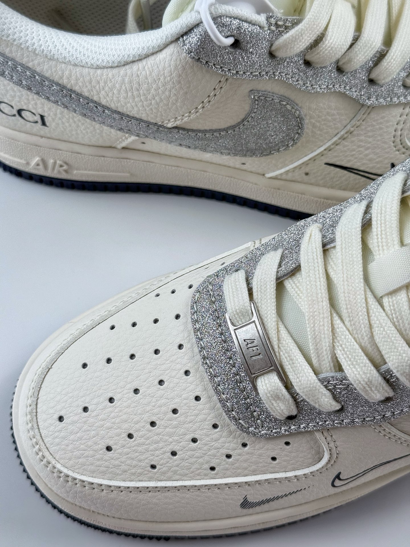 Nike Air Force 1 Low 07 x GUCCI 白灰双小钩 XS1958-546