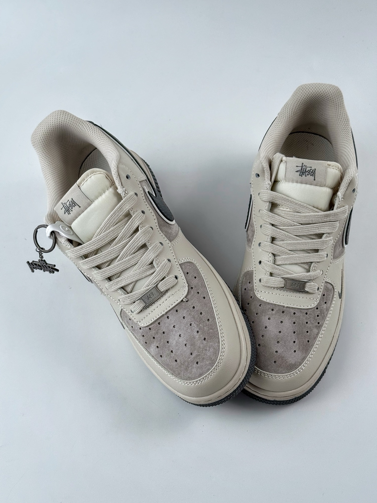 260 Nike Air Force 1 Low 07 x Stussy 米灰小钩 XX3168-126