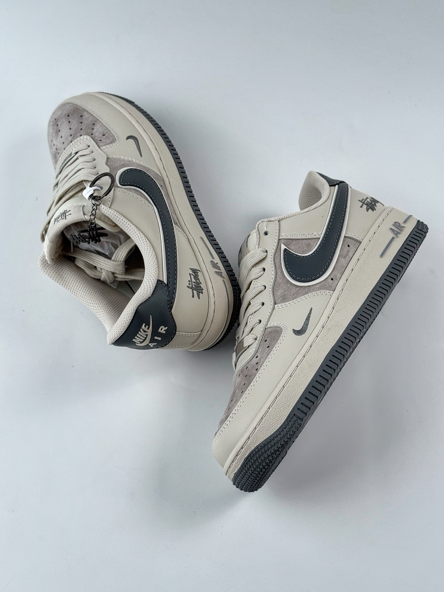 260 Nike Air Force 1 Low 07 x Stussy 米灰小钩 XX3168-126