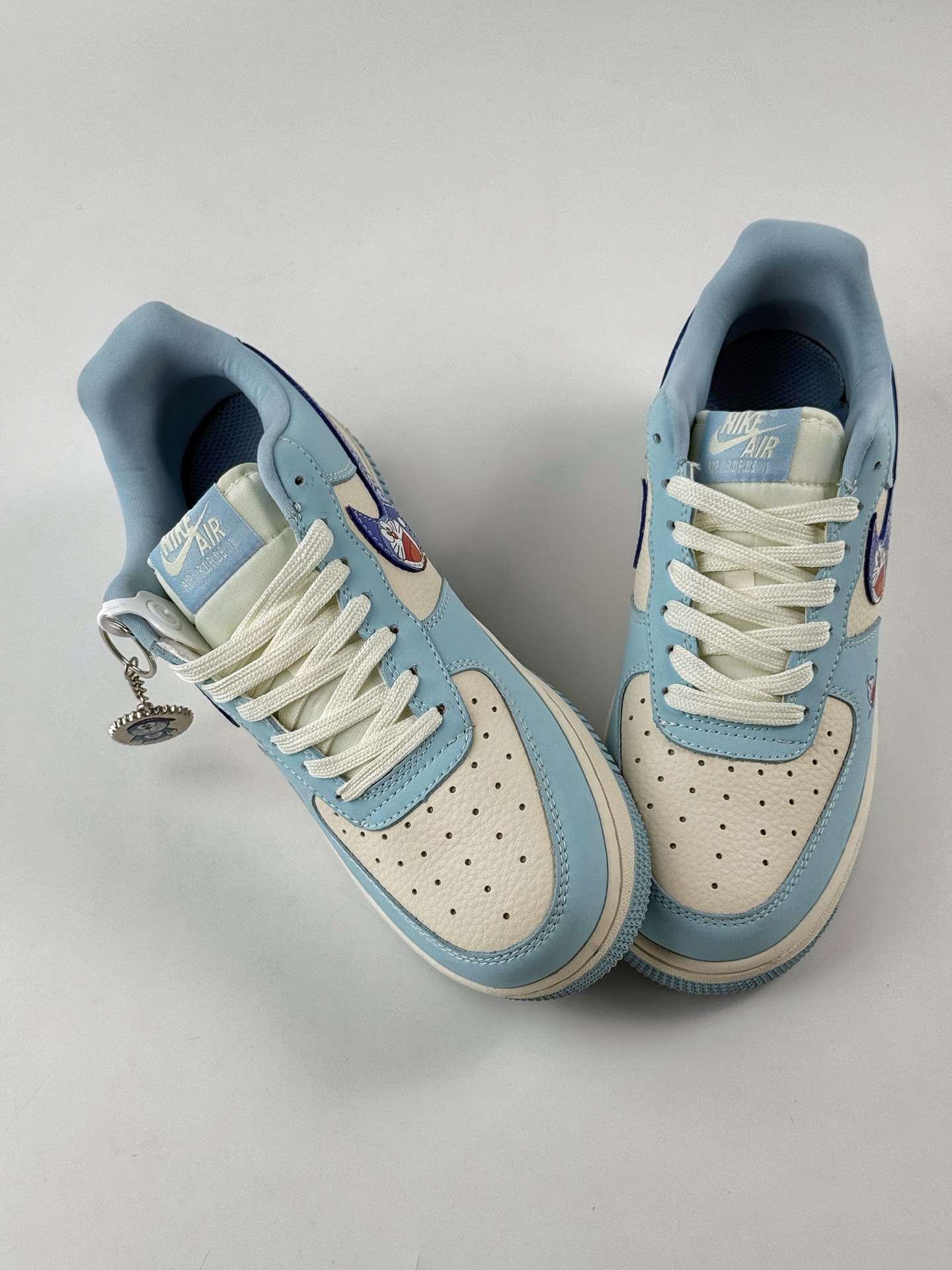260 Nike Air Force 1 Low 07 x Doraemon 叮当猫涂鸦 蓝白小钩 DF0188-059