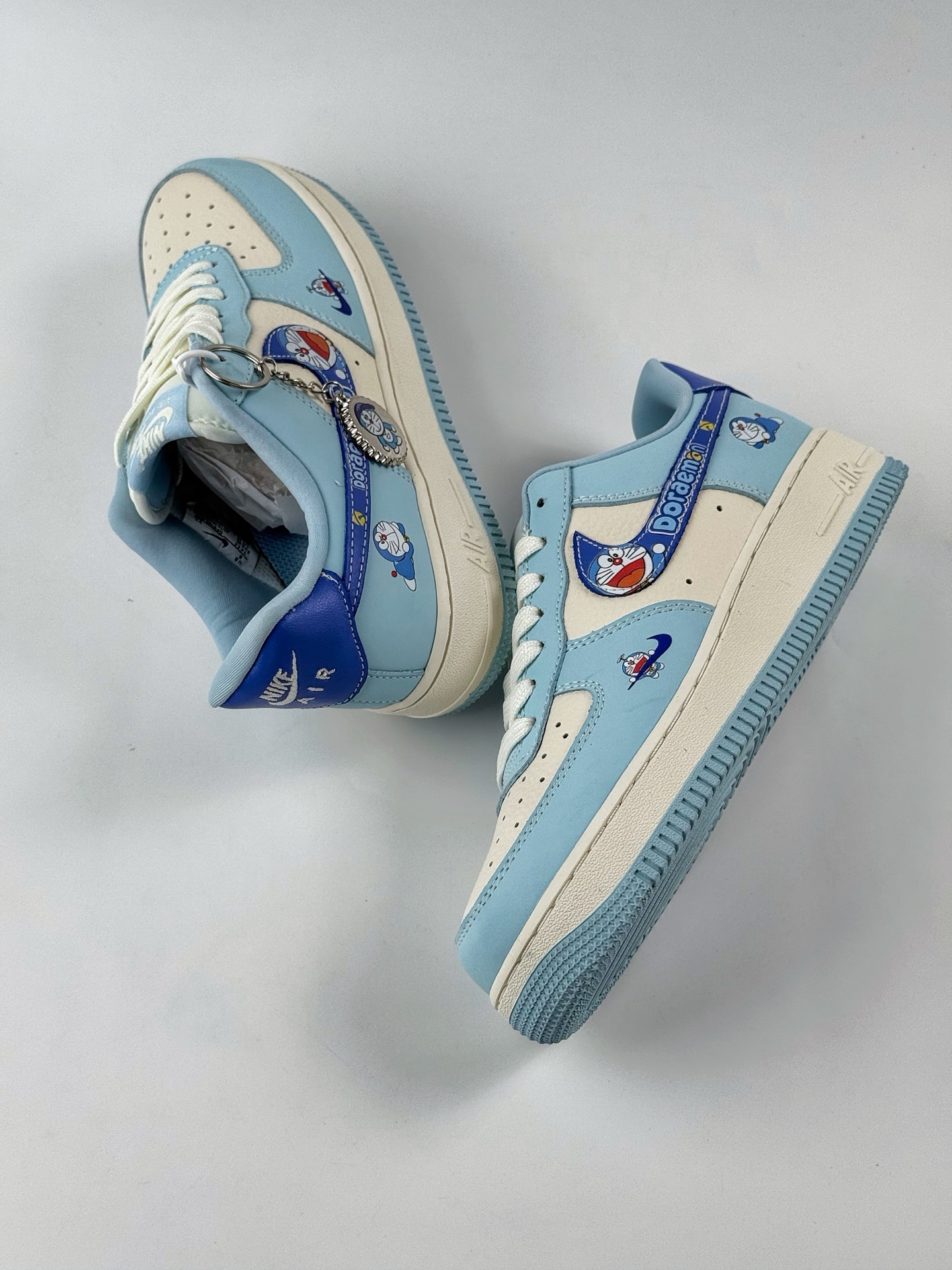 260 Nike Air Force 1 Low 07 x Doraemon 叮当猫涂鸦 蓝白小钩 DF0188-059