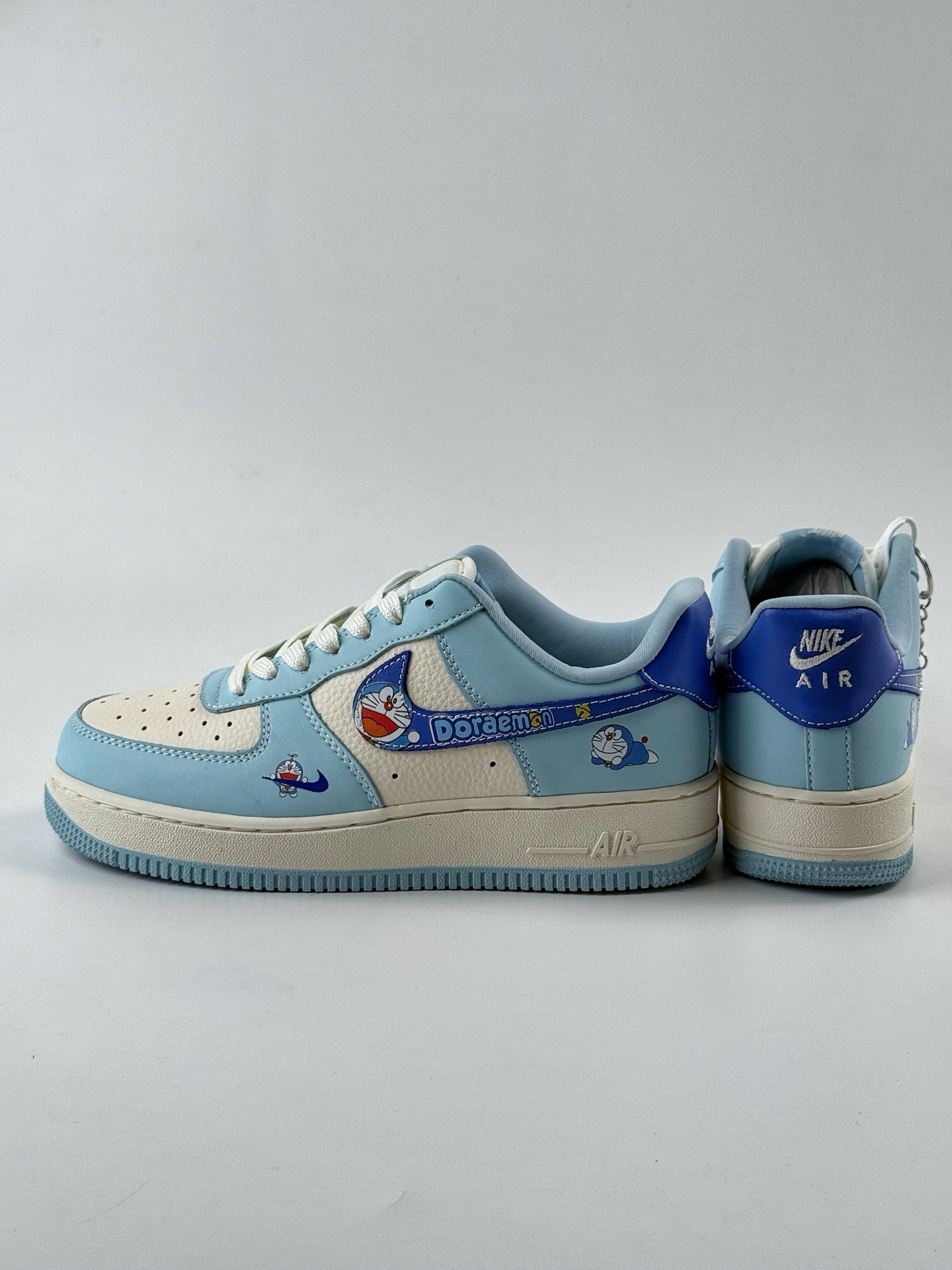 260 Nike Air Force 1 Low 07 x Doraemon 叮当猫涂鸦 蓝白小钩 DF0188-059
