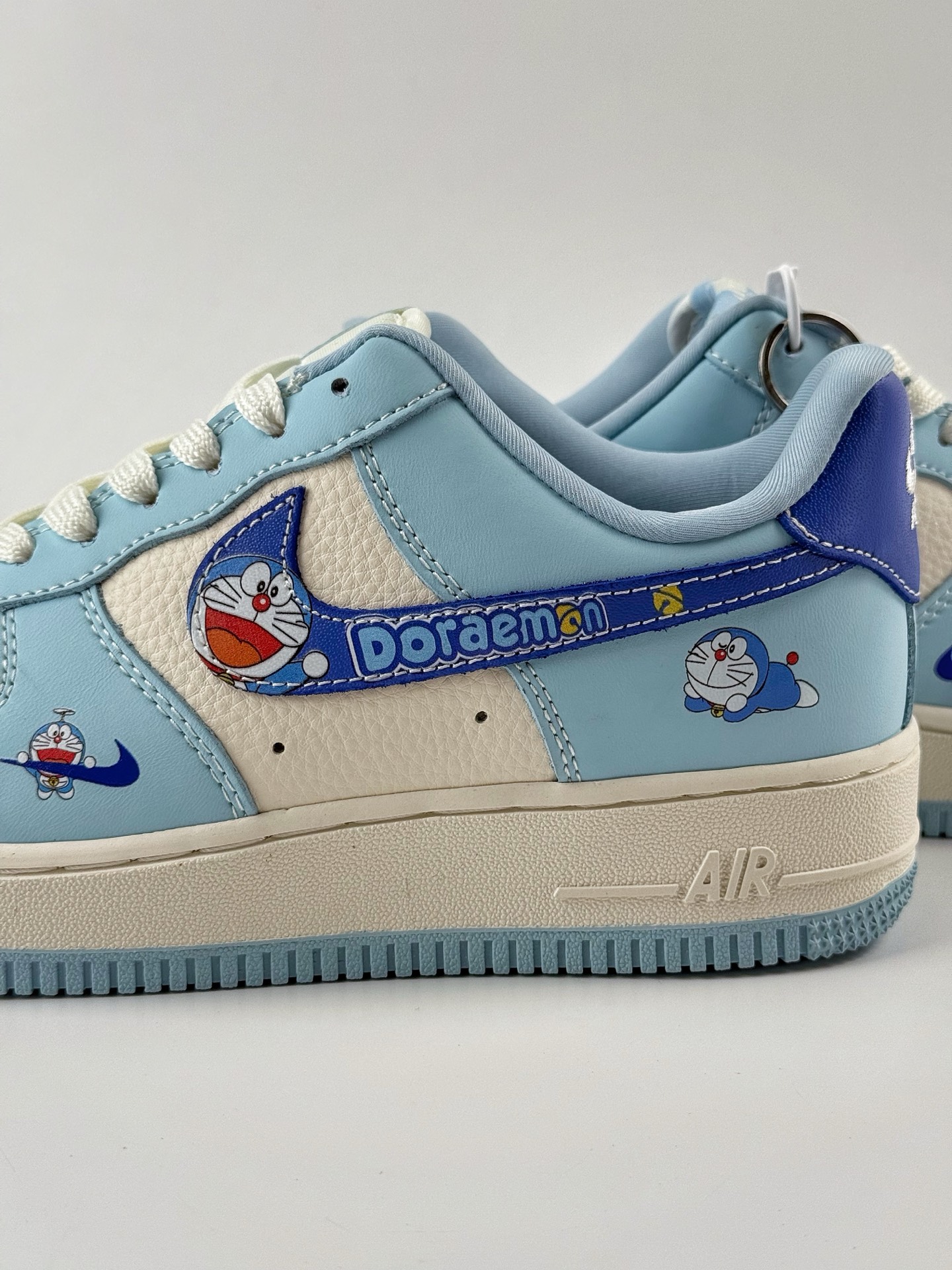 260 Nike Air Force 1 Low 07 x Doraemon 叮当猫涂鸦 蓝白小钩 DF0188-059