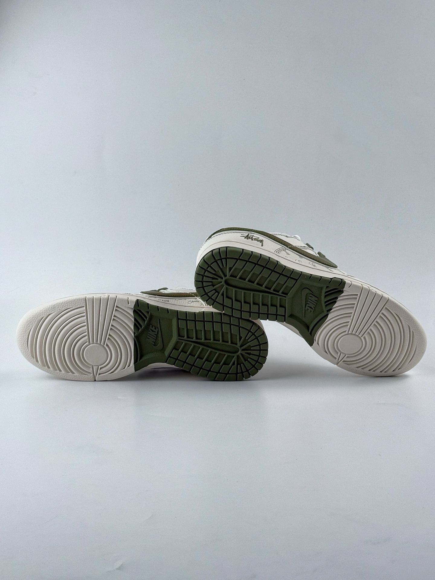Nike SB Dunk Low x Stussy 白绿小钩满天星 XS6089-533