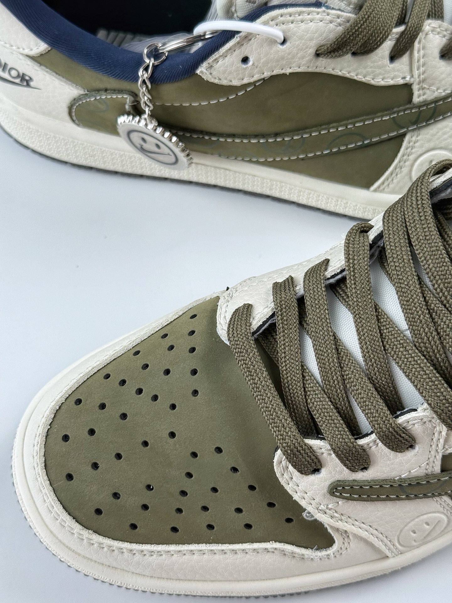 Travis Scott x Nike Air Jordan 1 Low x DIOR Air Jordan 1 Low 反转白绿小钩倒钩 LD2025-008