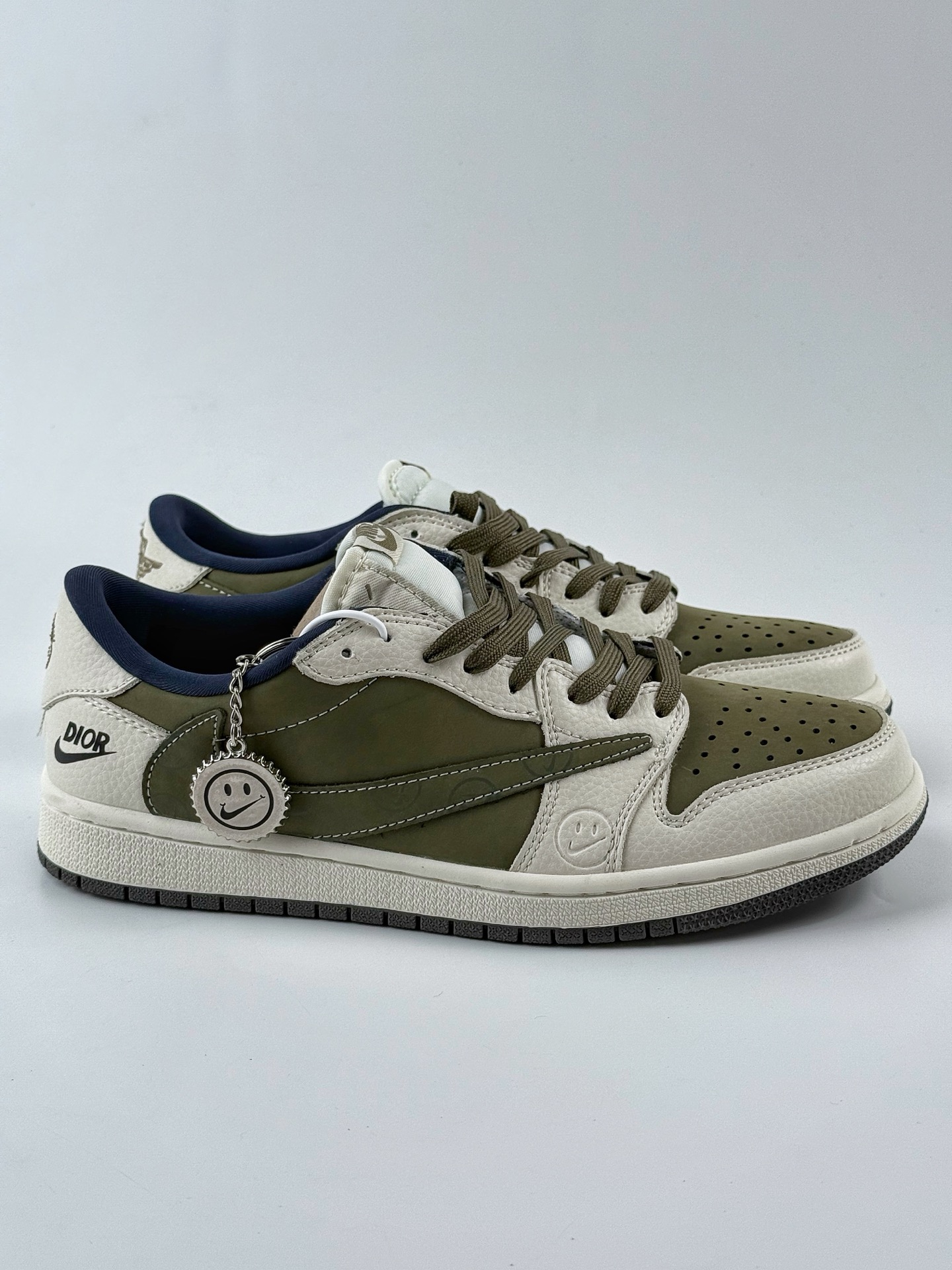 Travis Scott x Nike Air Jordan 1 Low x DIOR Air Jordan 1 Low 反转白绿小钩倒钩 LD2025-008