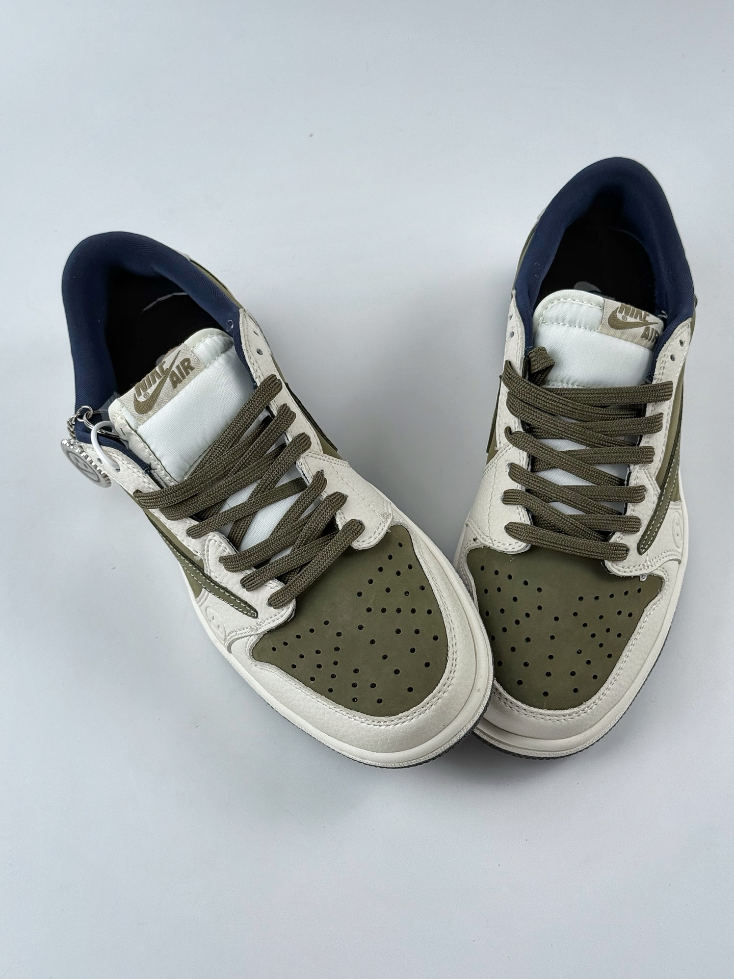 Travis Scott x Nike Air Jordan 1 Low x DIOR Air Jordan 1 Low 反转白绿小钩倒钩 LD2025-008