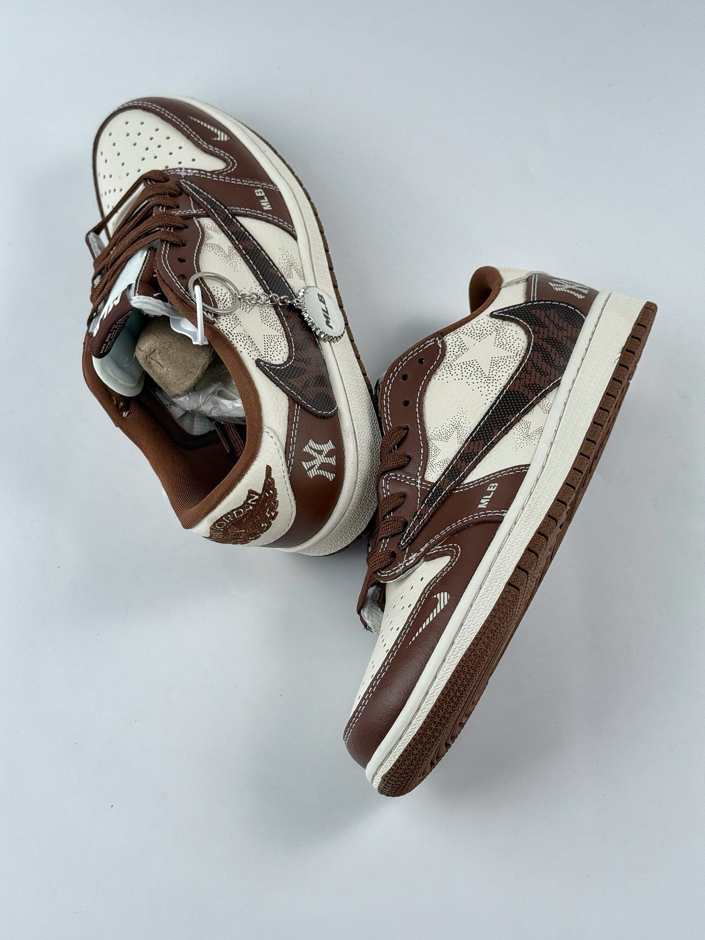 280 Travis Scott x Nike Air Jordan 1 Low x MLB Air Jordan 1 Low 反转棕白小钩满天星倒钩 XS2024-014