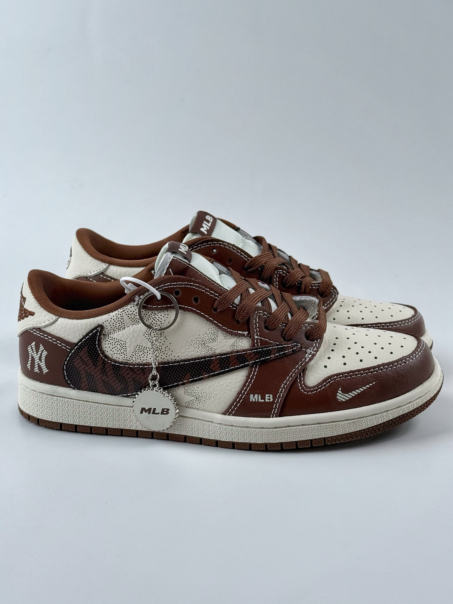 280 Travis Scott x Nike Air Jordan 1 Low x MLB Air Jordan 1 Low 反转棕白小钩满天星倒钩 XS2024-014