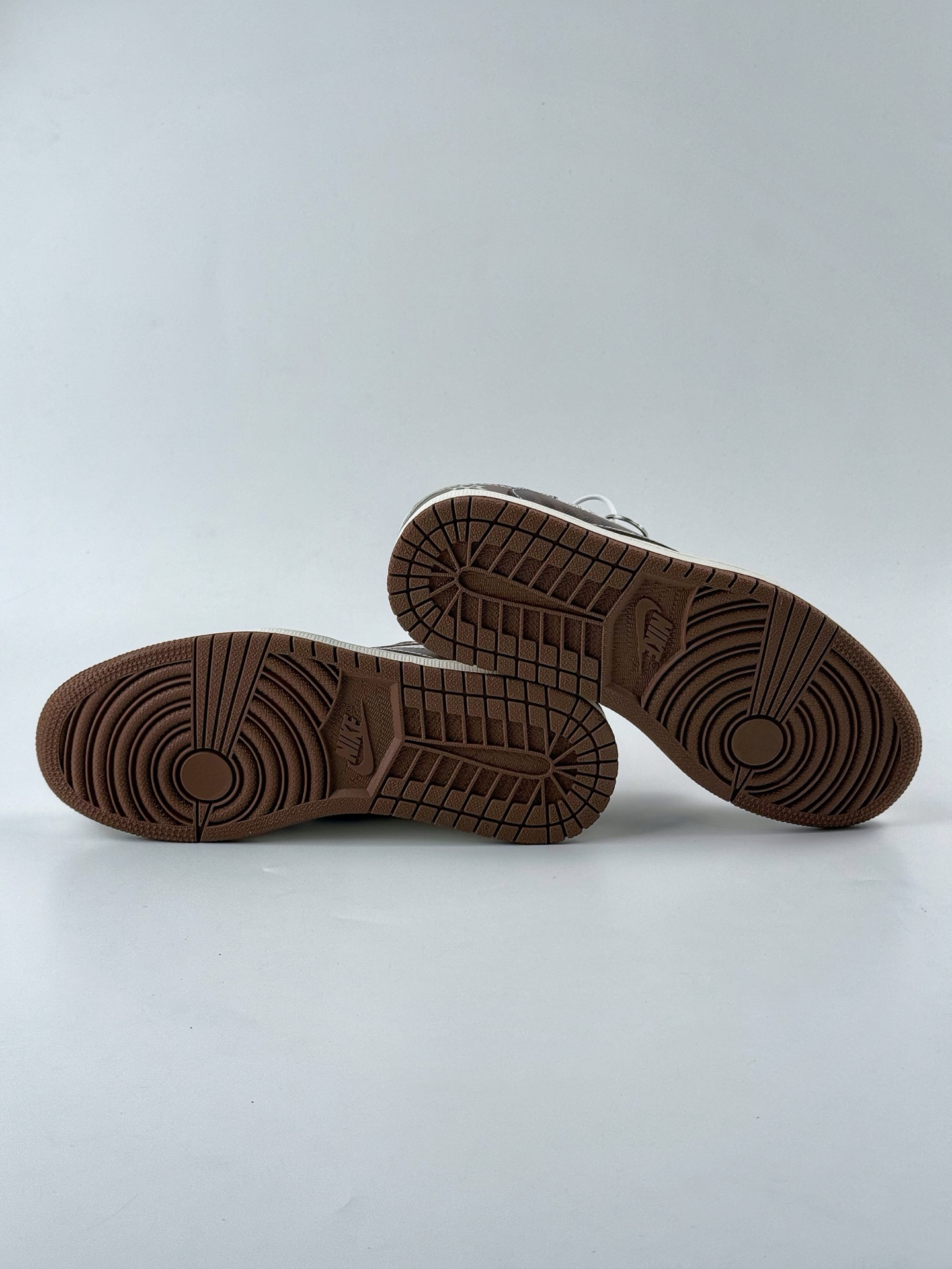 280 Travis Scott x Nike Air Jordan 1 Low x MLB Air Jordan 1 Low 反转棕白小钩满天星倒钩 XS2024-014