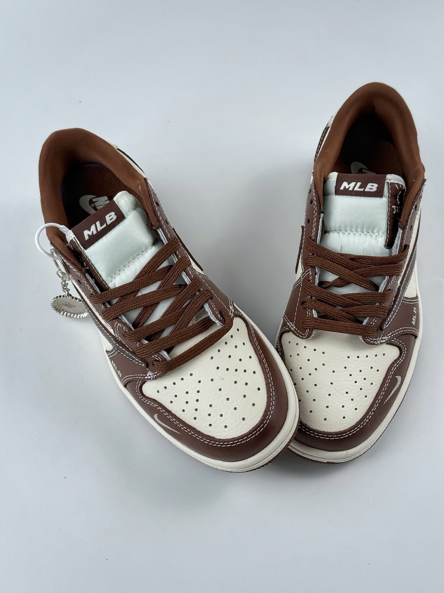 280 Travis Scott x Nike Air Jordan 1 Low x MLB Air Jordan 1 Low 反转棕白小钩满天星倒钩 XS2024-014