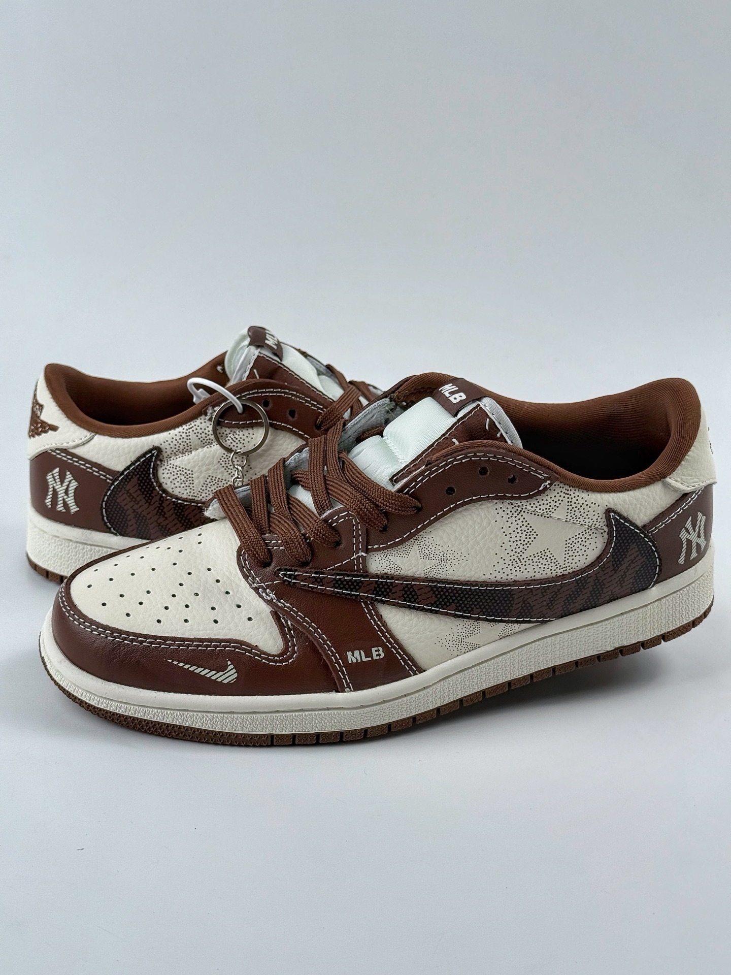 280 Travis Scott x Nike Air Jordan 1 Low x MLB Air Jordan 1 Low 反转棕白小钩满天星倒钩 XS2024-014