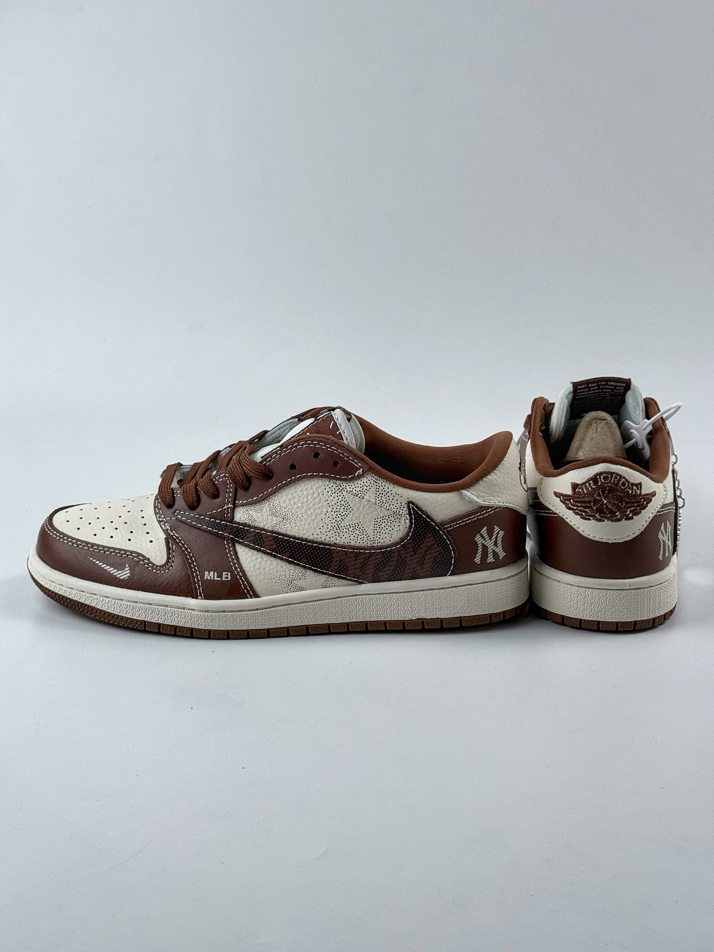 280 Travis Scott x Nike Air Jordan 1 Low x MLB Air Jordan 1 Low 反转棕白小钩满天星倒钩 XS2024-014