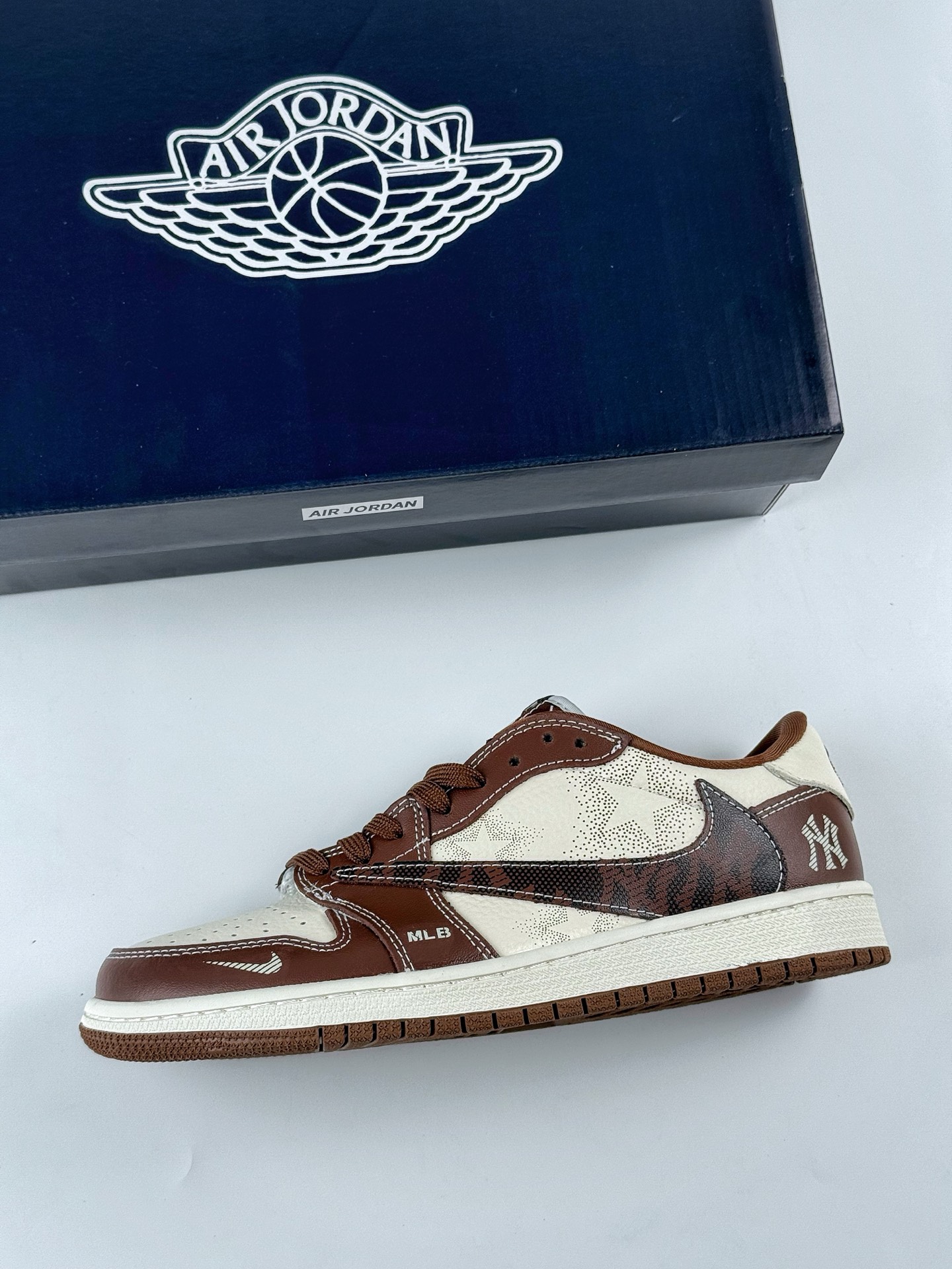 280 Travis Scott x Nike Air Jordan 1 Low x MLB Air Jordan 1 Low 反转棕白小钩满天星倒钩 XS2024-014