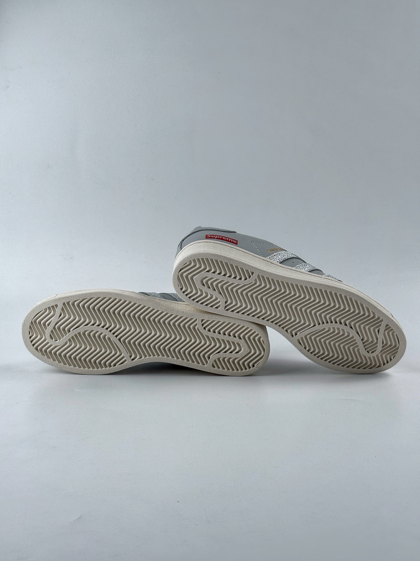 220 AD Originals Superstar x Supreme 灰白满天星 HD2208