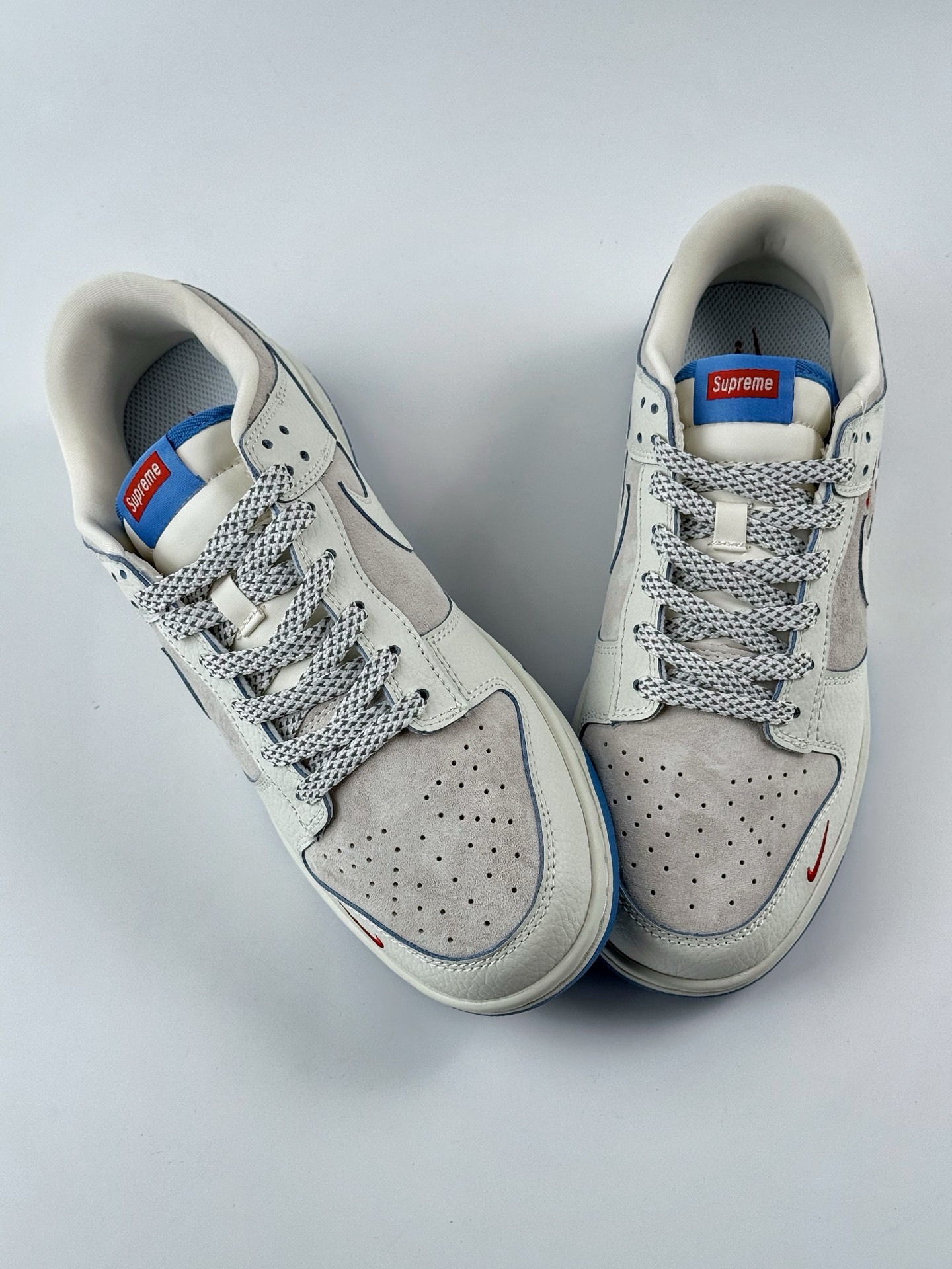 Nike SB Dunk Low x Supreme 白蓝红三小钩满天星 SC9207-411