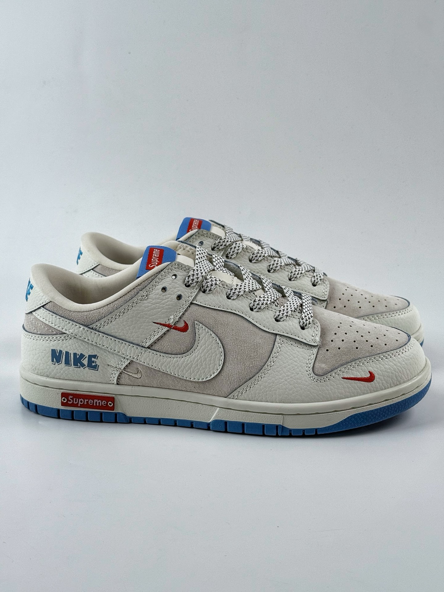 Nike SB Dunk Low x Supreme 白蓝红三小钩满天星 SC9207-411
