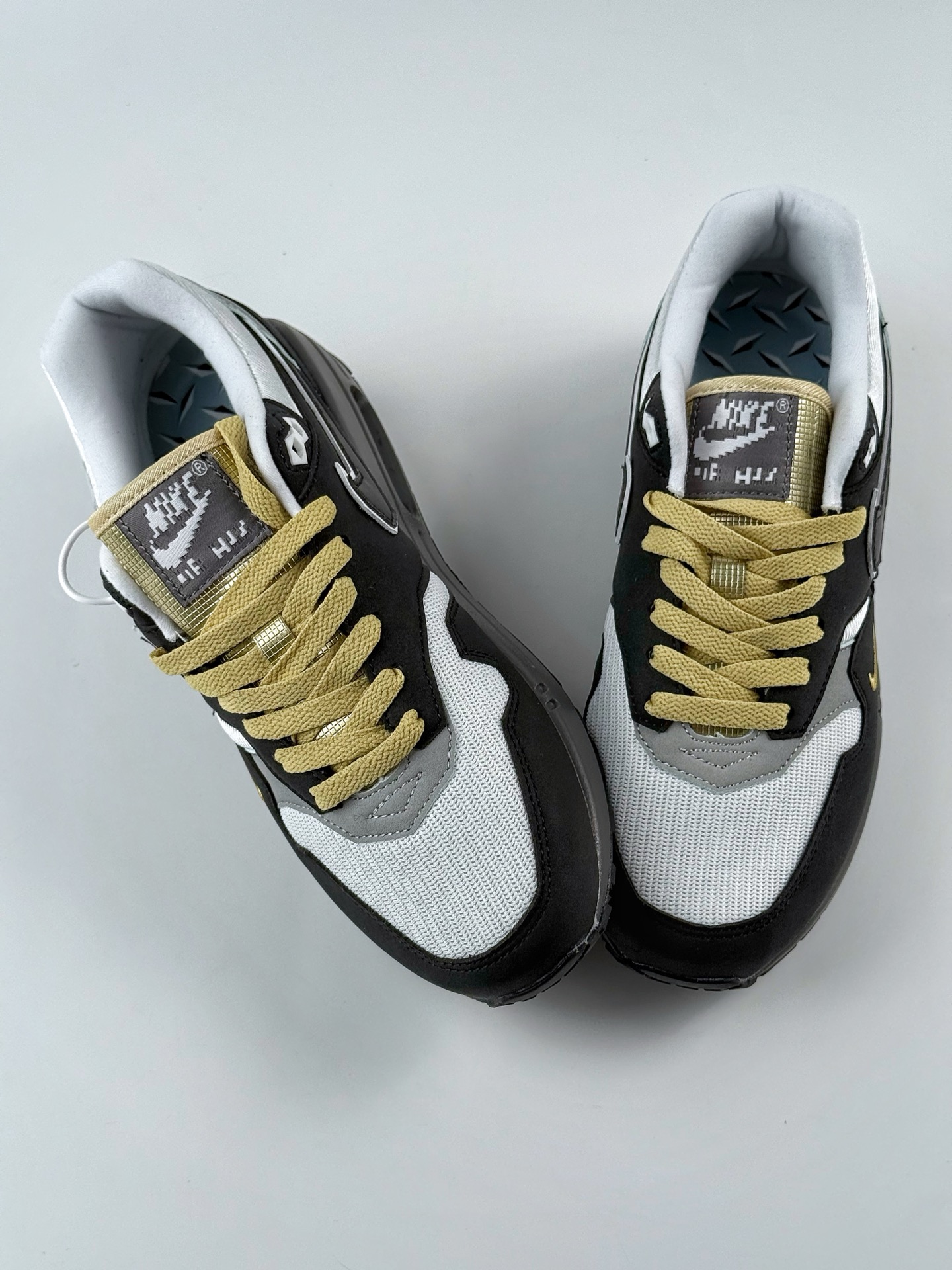 Nike Air Max 1 x .SWOOSH ”Big Head Mobe” 黑灰色 复古休闲跑步鞋 IB9898-001