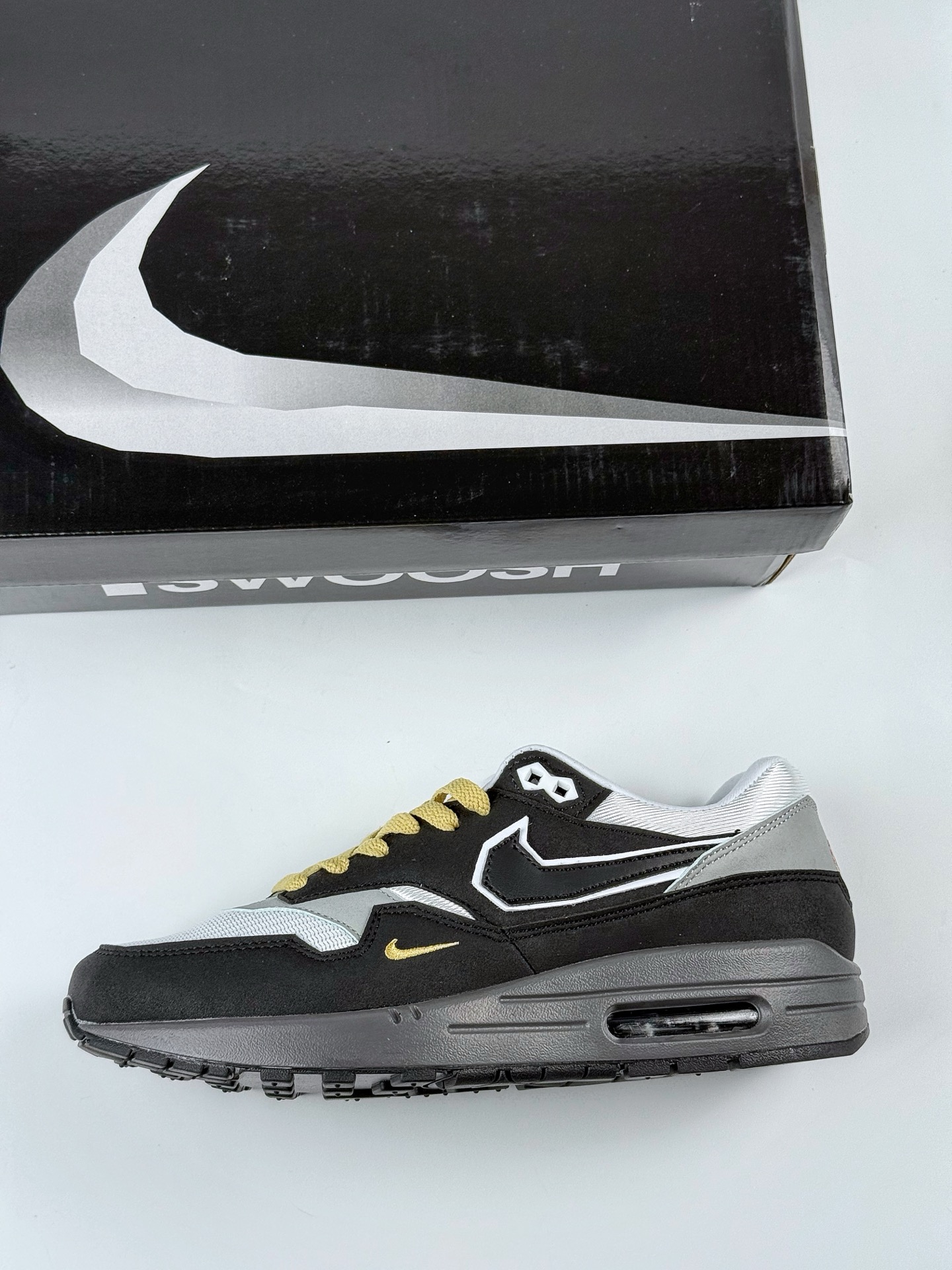 Nike Air Max 1 x .SWOOSH ”Big Head Mobe” 黑灰色 复古休闲跑步鞋 IB9898-001