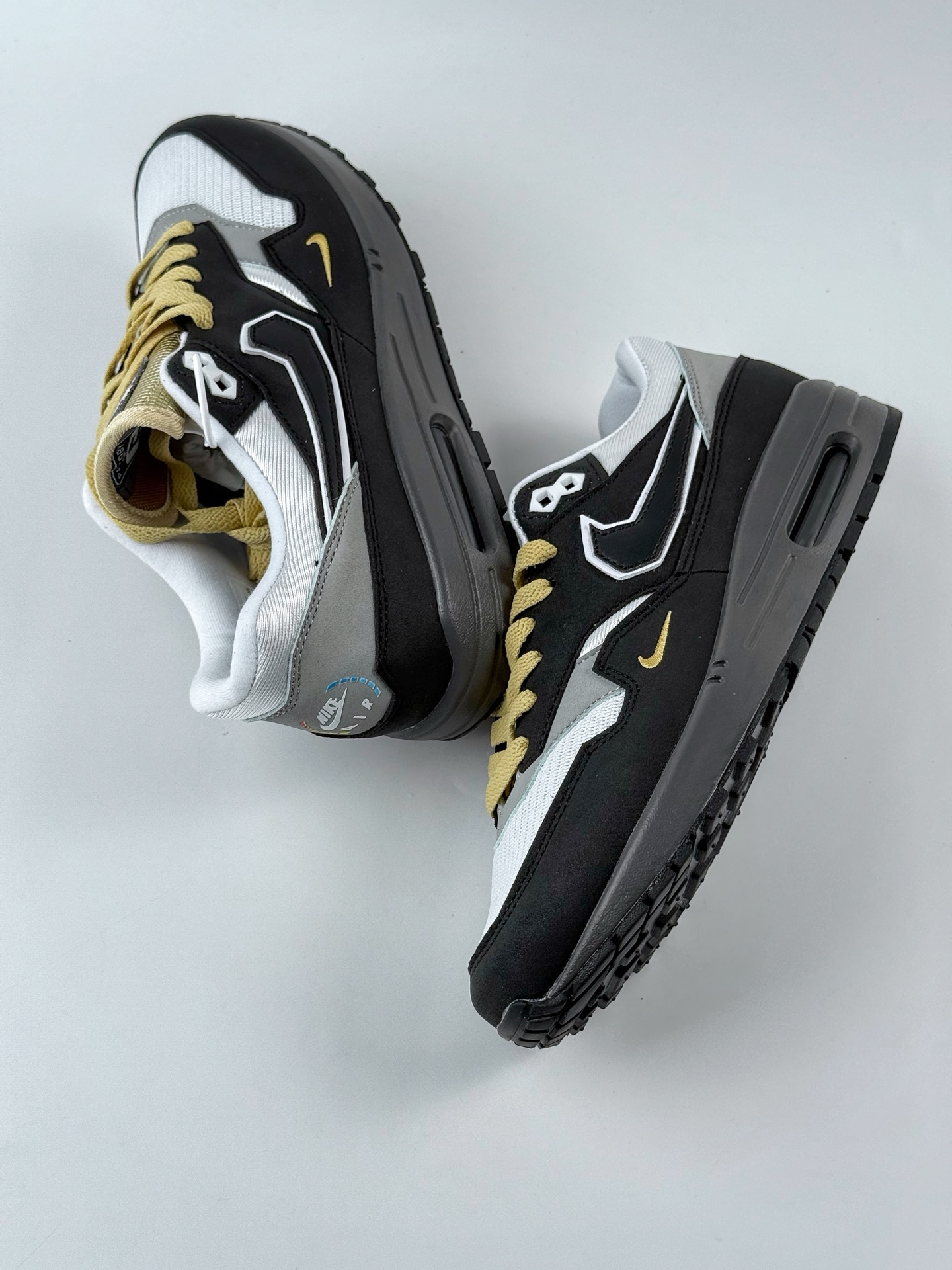 Nike Air Max 1 x .SWOOSH ”Big Head Mobe” 黑灰色 复古休闲跑步鞋 IB9898-001