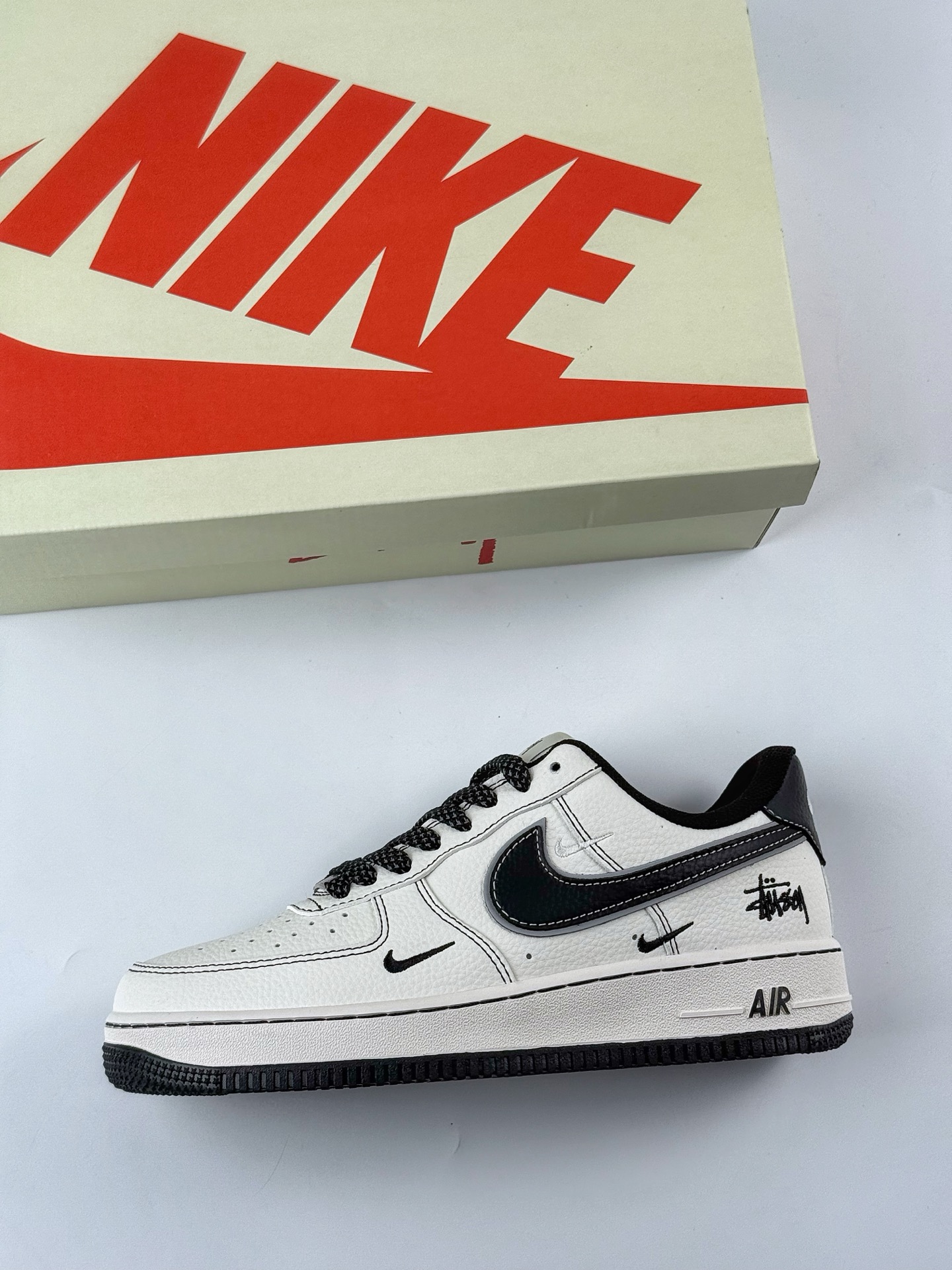 Nike Air Force 1 Low 07 x Stussy 白黑三小钩满天星 HH7518-059