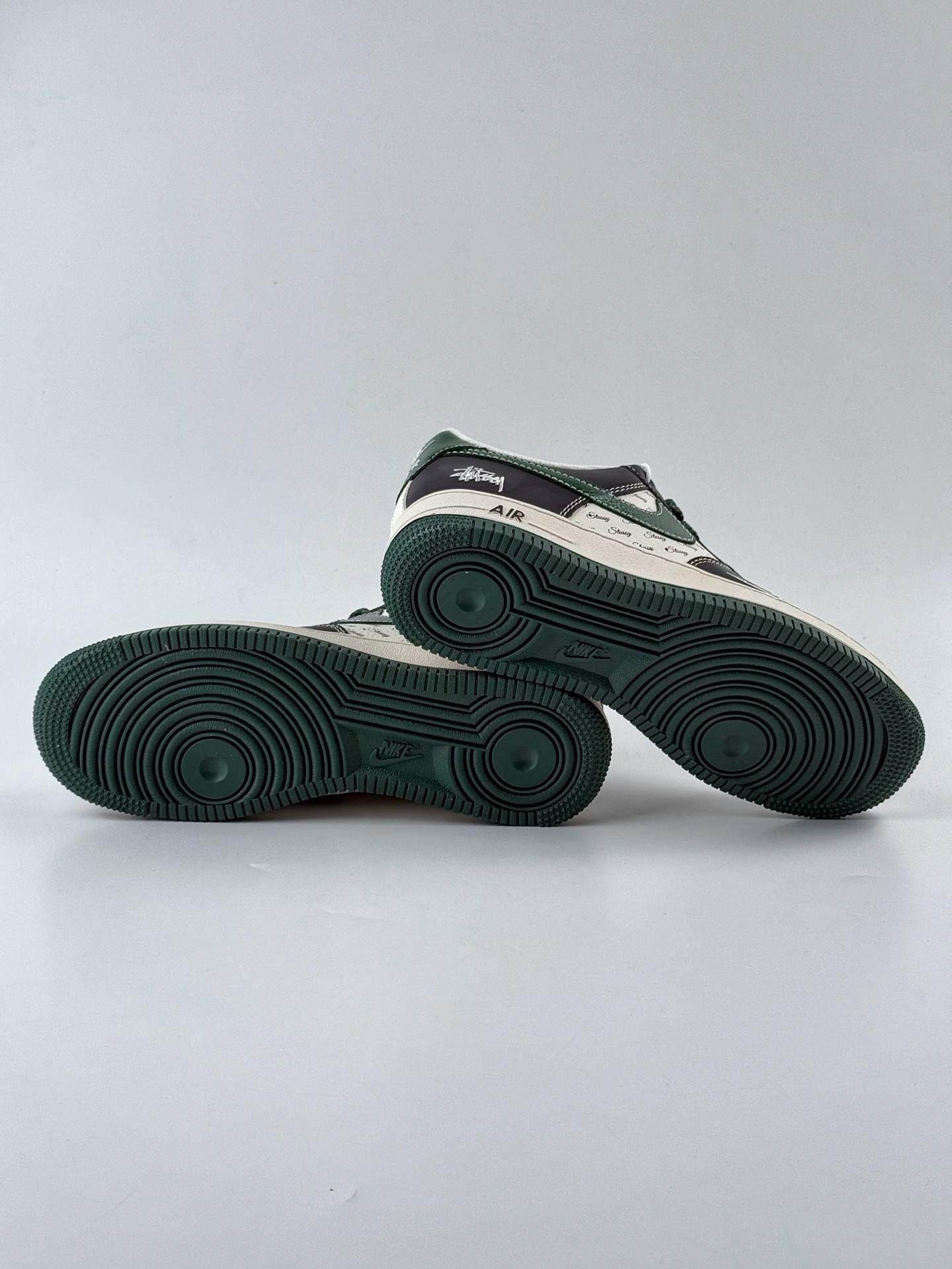 Nike Air Force 1 Low 07 x Stussy 黑绿白小钩满天星 XS1958-572