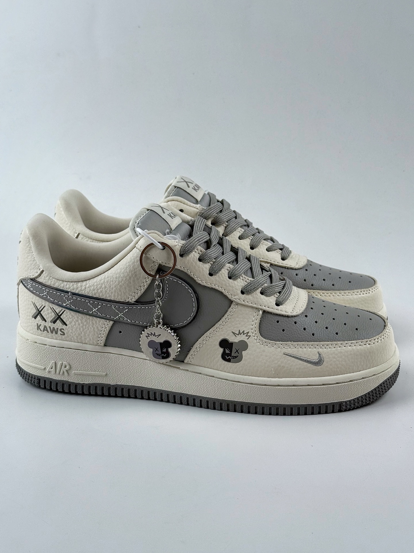 Nike Air Force 1 Low 07 x KAWS 白灰小钩 KK1988-078