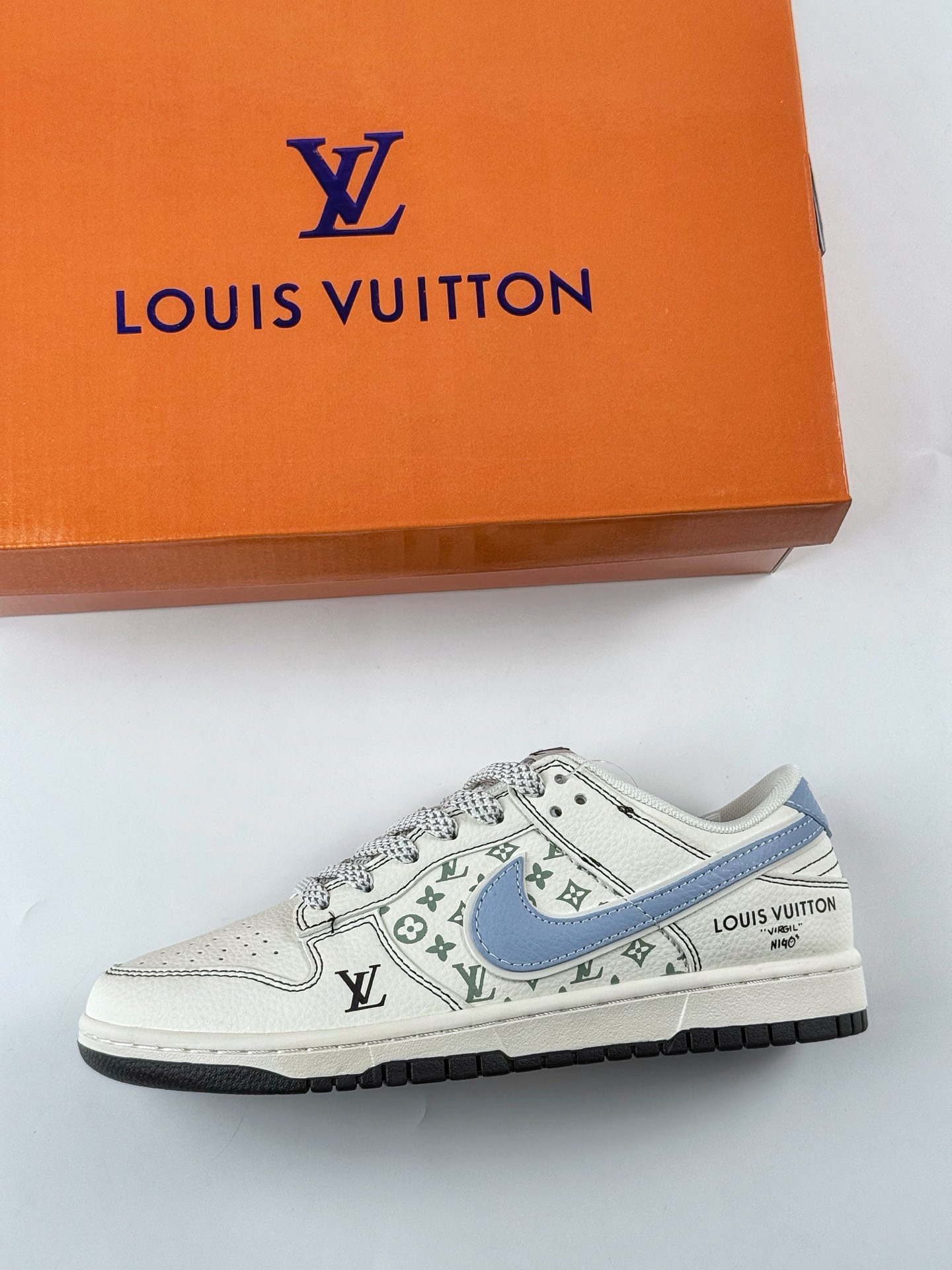 280 Nike SB Dunk Low x Louis Vuitton 白蓝满天星 XX3168-143