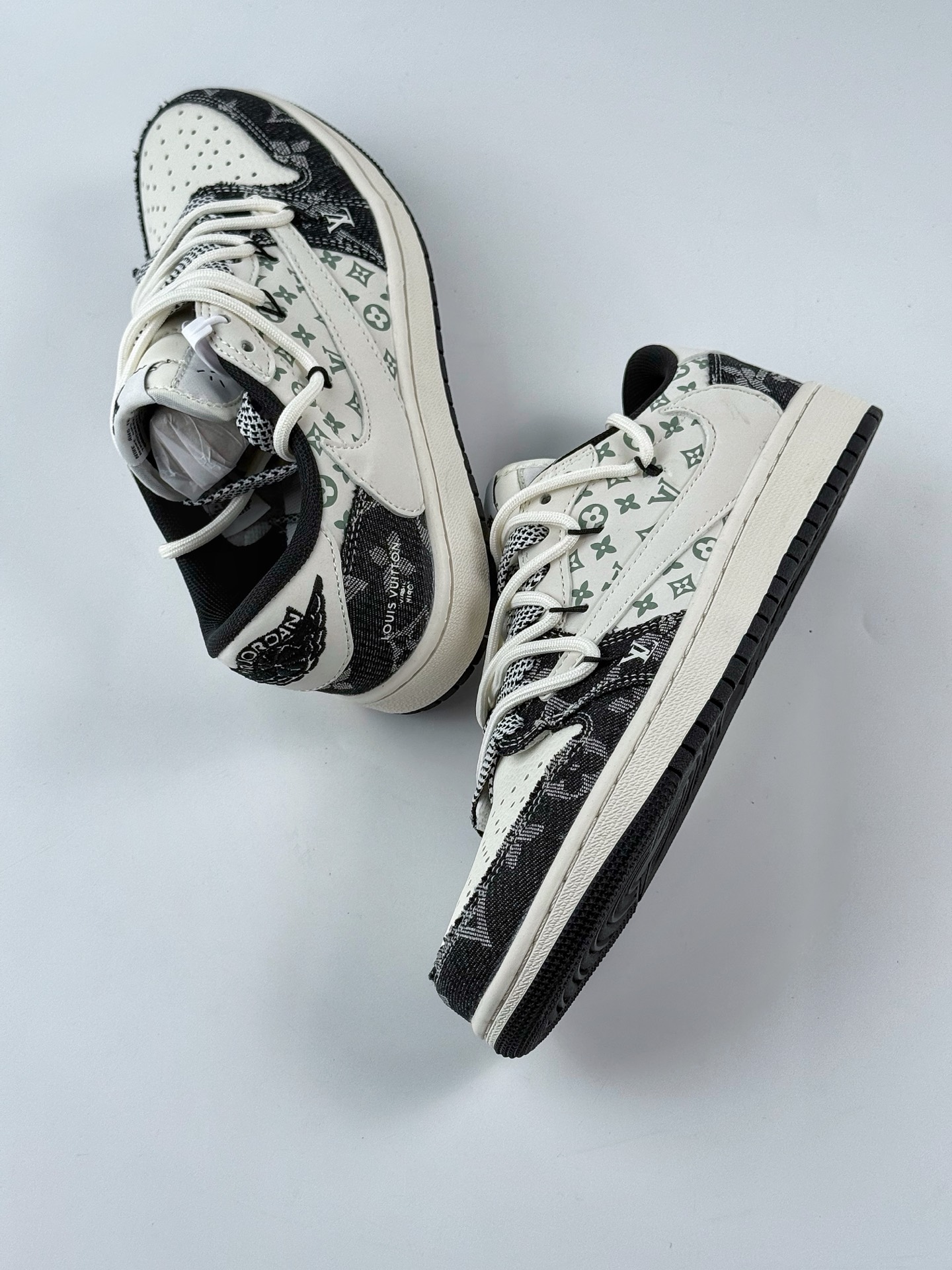 280 Travis Scott x Nike Air Jordan 1 Low x Louis Vuitton Air Jordan 1 Low 反转白黑绑带满天星倒钩 YX5066-323