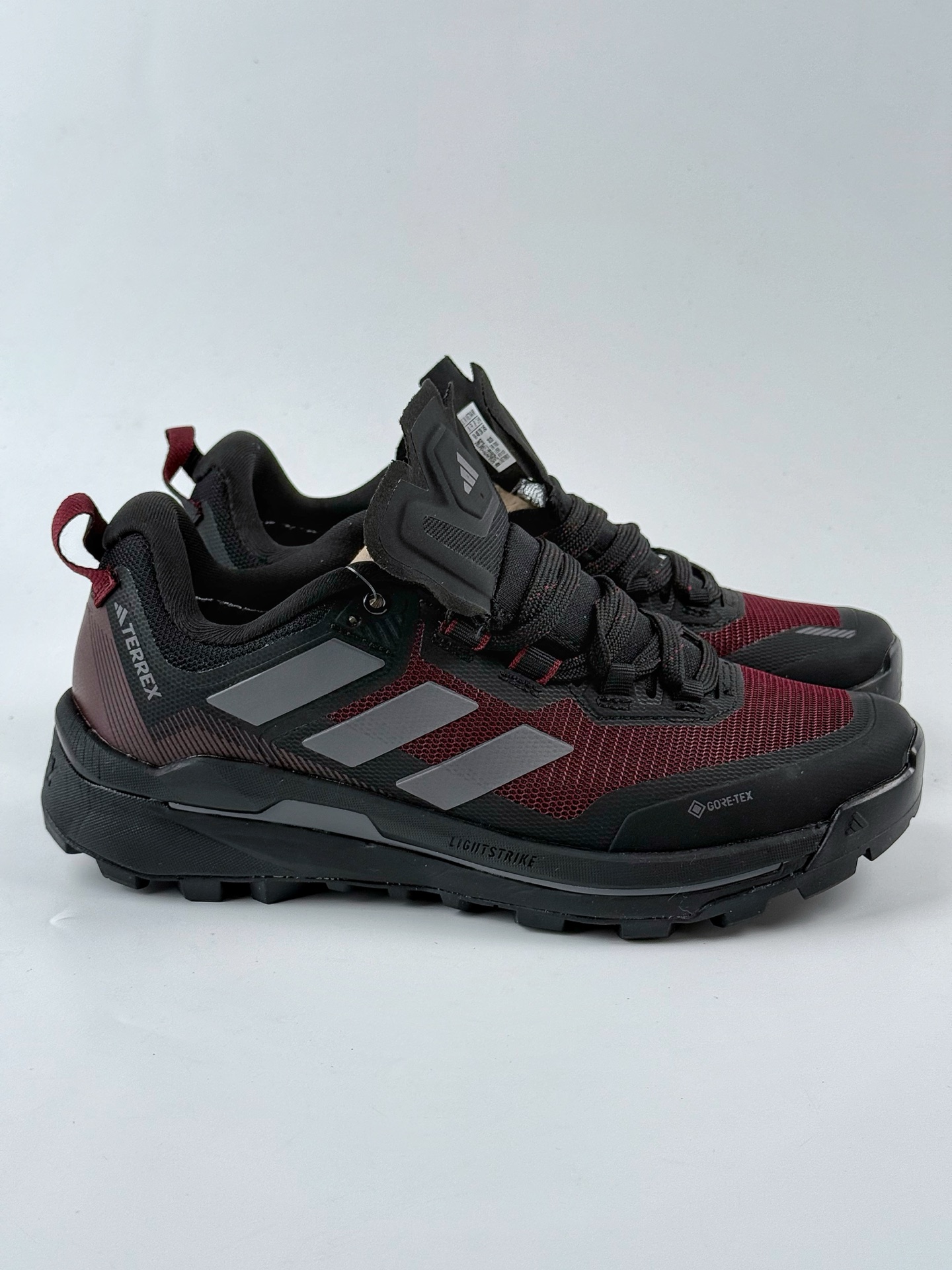 260 Adidas TERREX SKYCHASER TECH GTX 阿迪GTX 运动网面透气跑鞋 IE9906