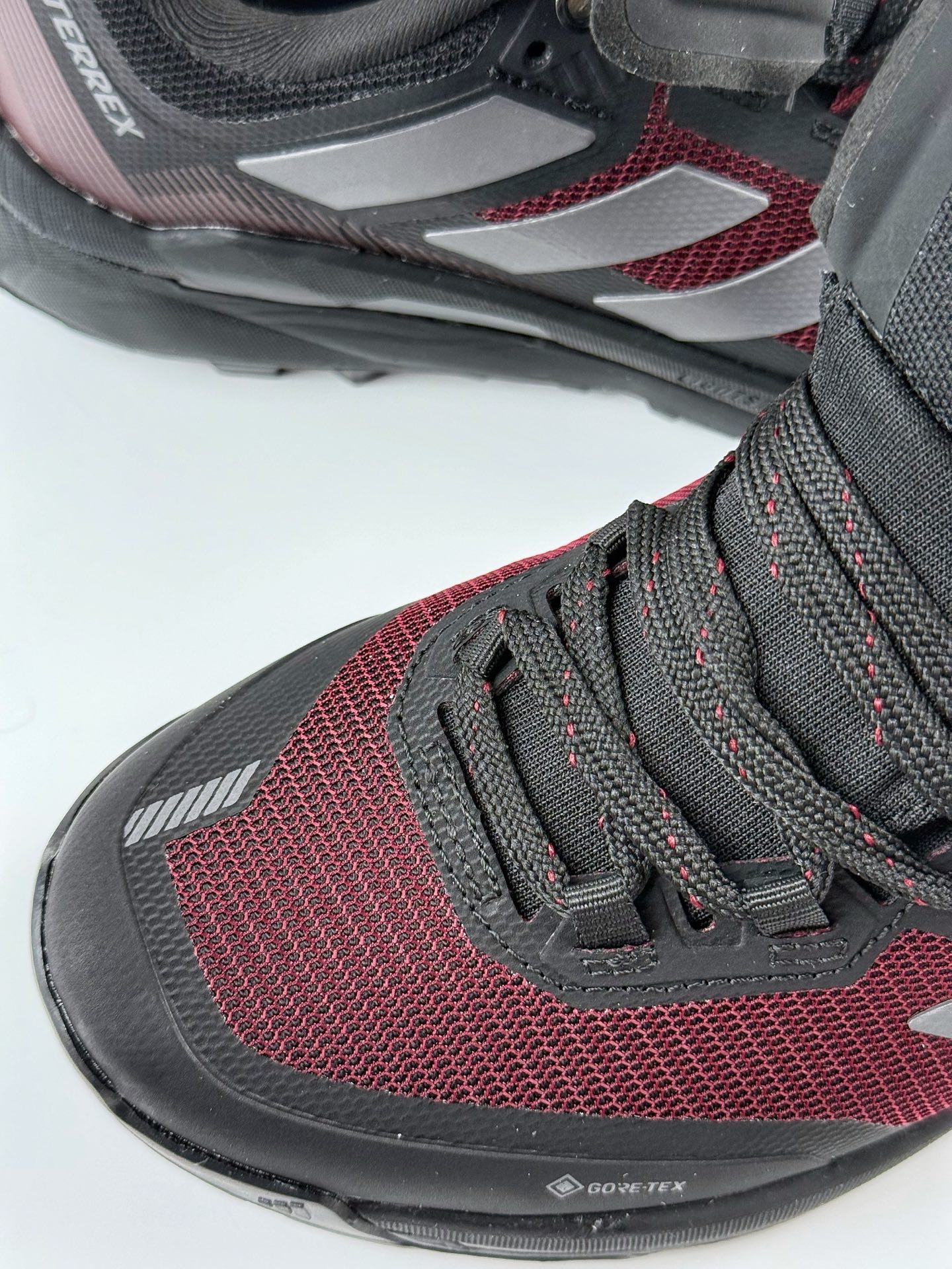 260 Adidas TERREX SKYCHASER TECH GTX 阿迪GTX 运动网面透气跑鞋 IE9906
