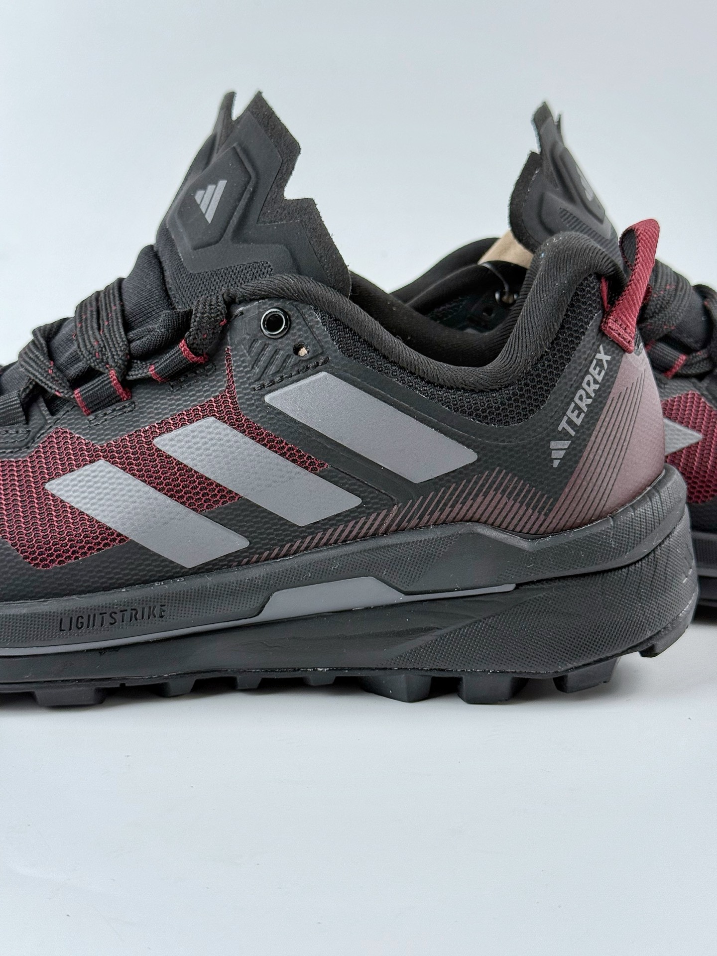 260 Adidas TERREX SKYCHASER TECH GTX 阿迪GTX 运动网面透气跑鞋 IE9906