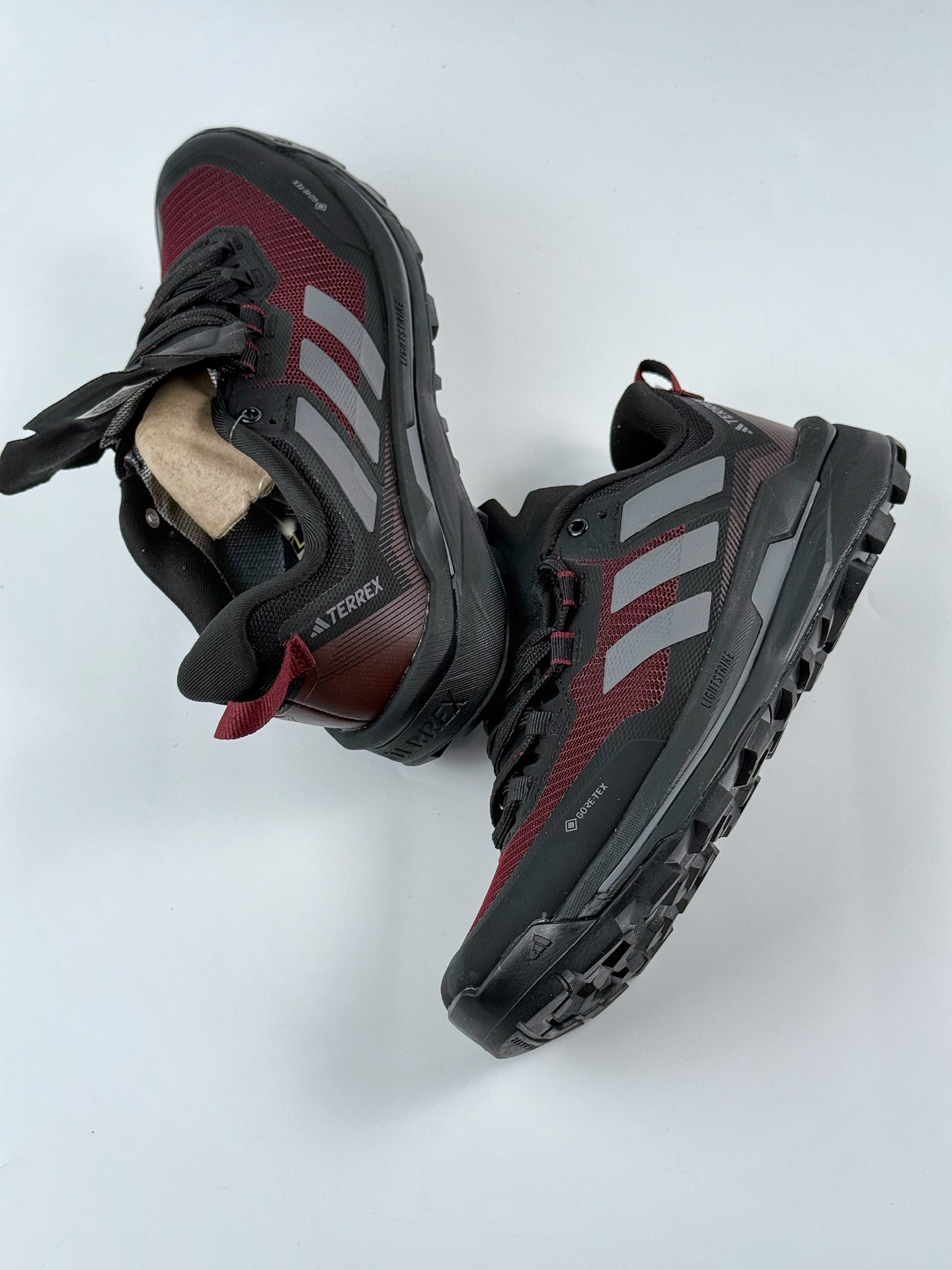 260 Adidas TERREX SKYCHASER TECH GTX 阿迪GTX 运动网面透气跑鞋 IE9906