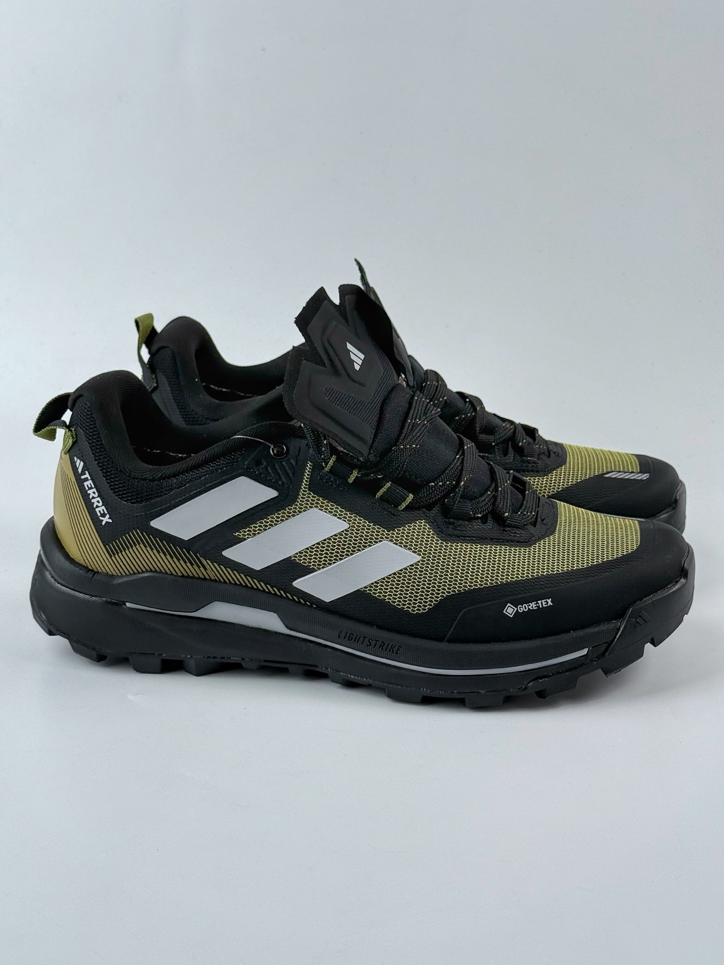 260 Adidas TERREX SKYCHASER TECH GTX 阿迪GTX 运动网面透气跑鞋 IE9907