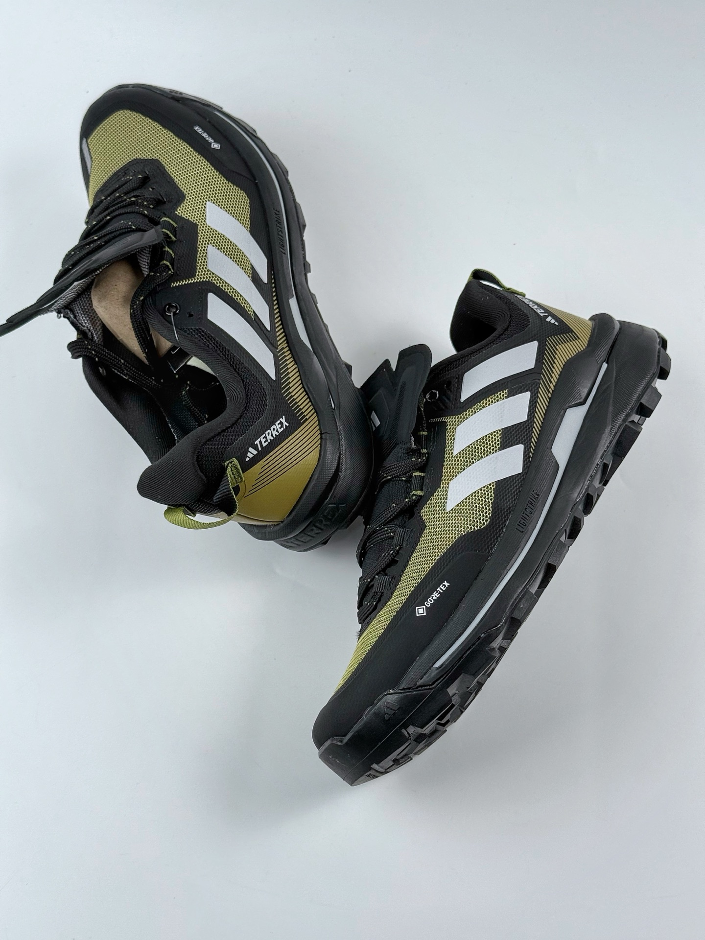 260 Adidas TERREX SKYCHASER TECH GTX 阿迪GTX 运动网面透气跑鞋 IE9907