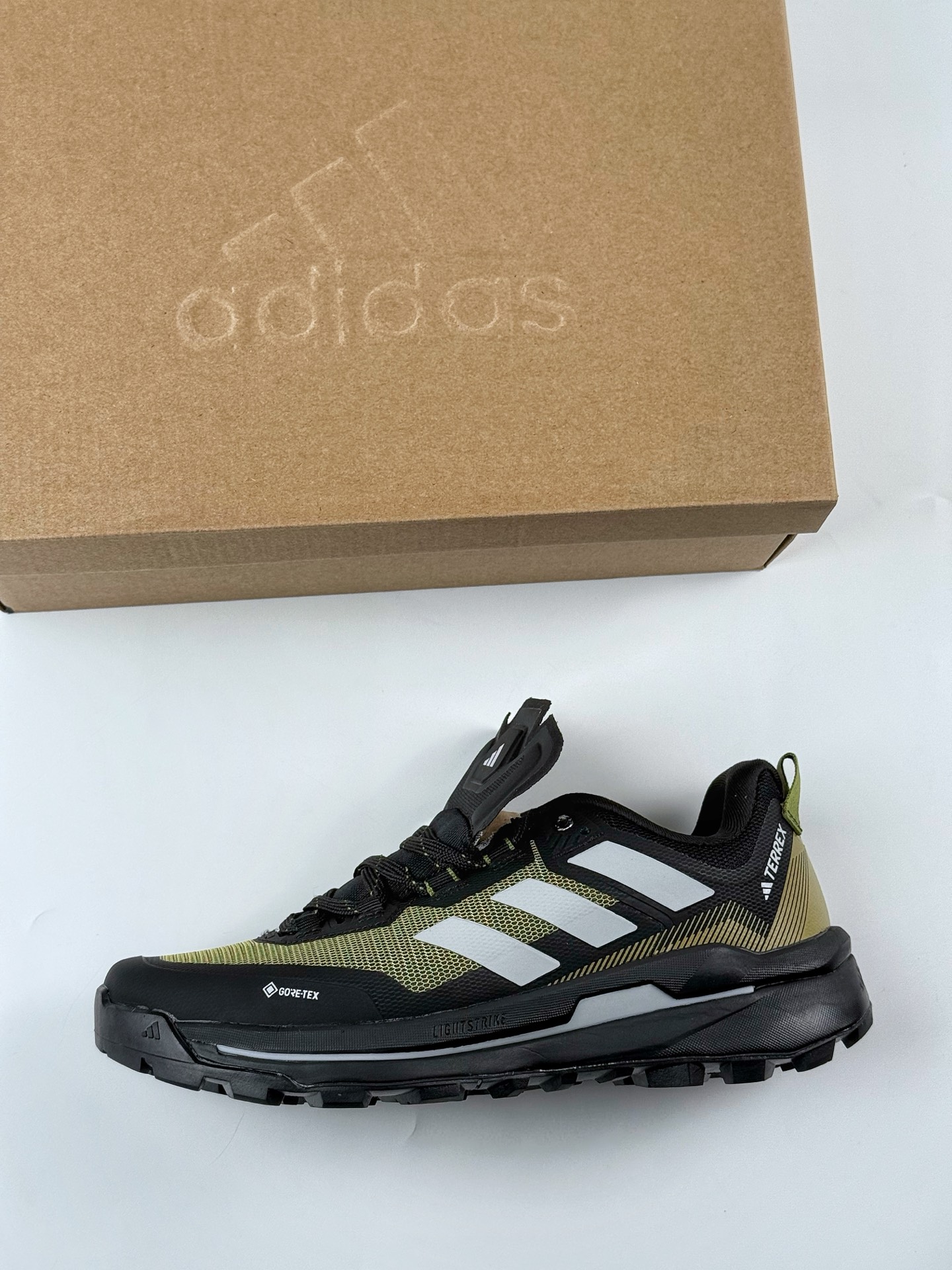 260 Adidas TERREX SKYCHASER TECH GTX 阿迪GTX 运动网面透气跑鞋 IE9907