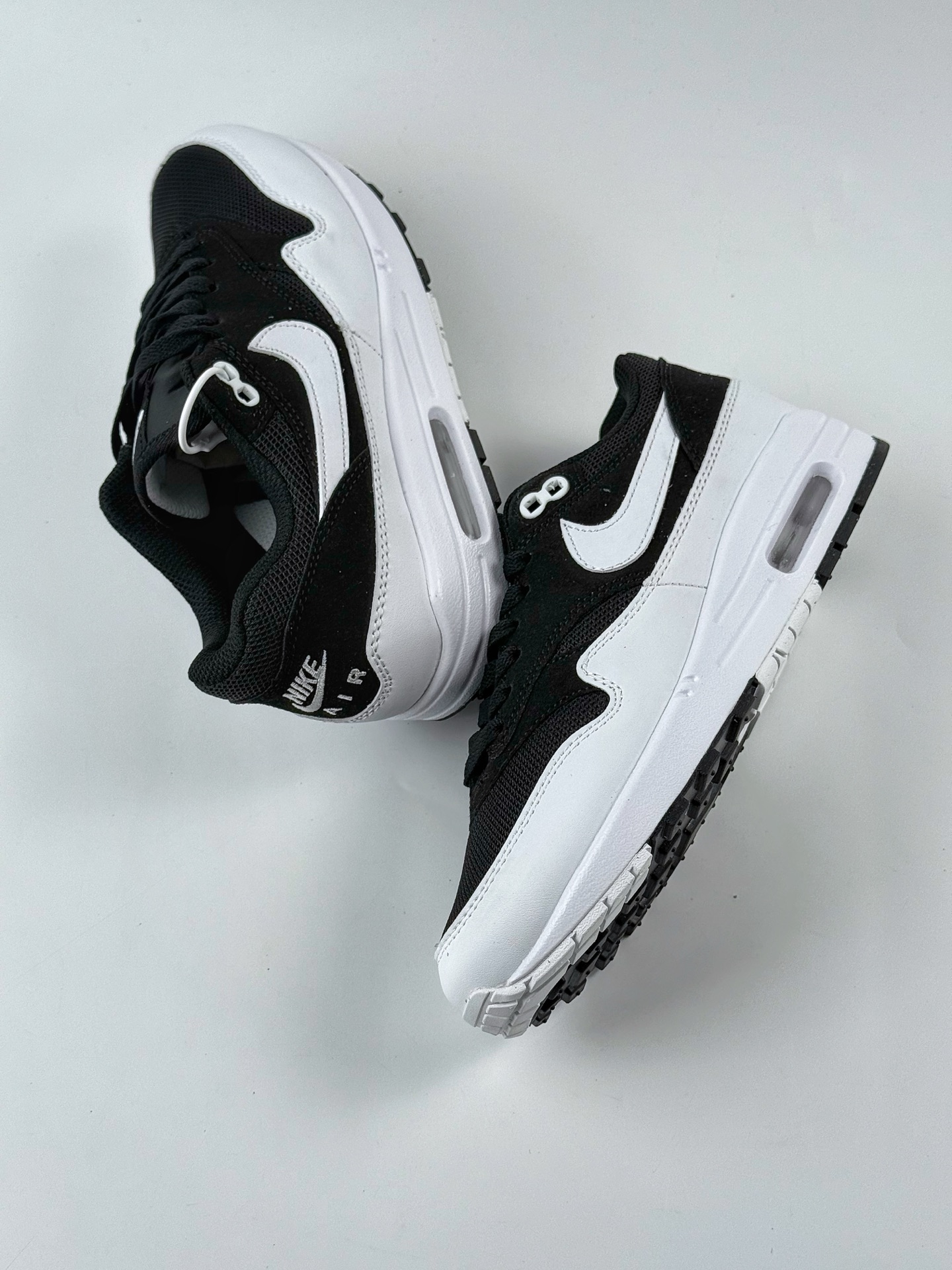 Nike Air Max 1 黑白 复古休闲跑步鞋 FZ5808-007