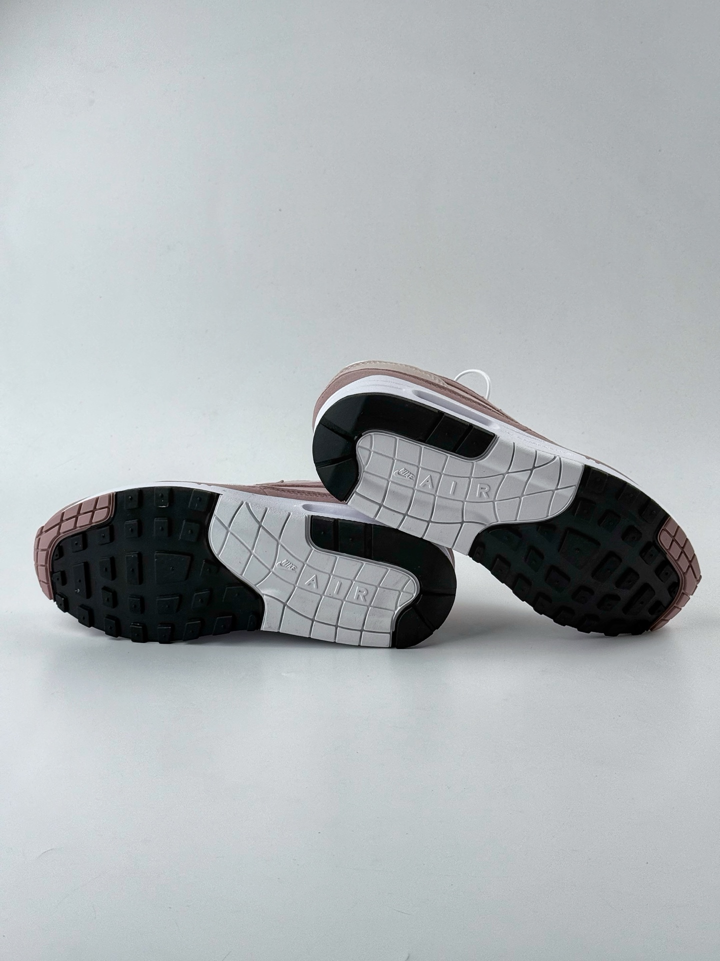 Nike Air Max 1 藕粉 复古休闲跑步鞋 DZ2628-106