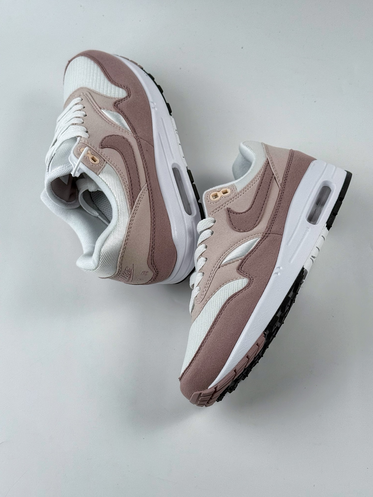Nike Air Max 1 藕粉 复古休闲跑步鞋 DZ2628-106