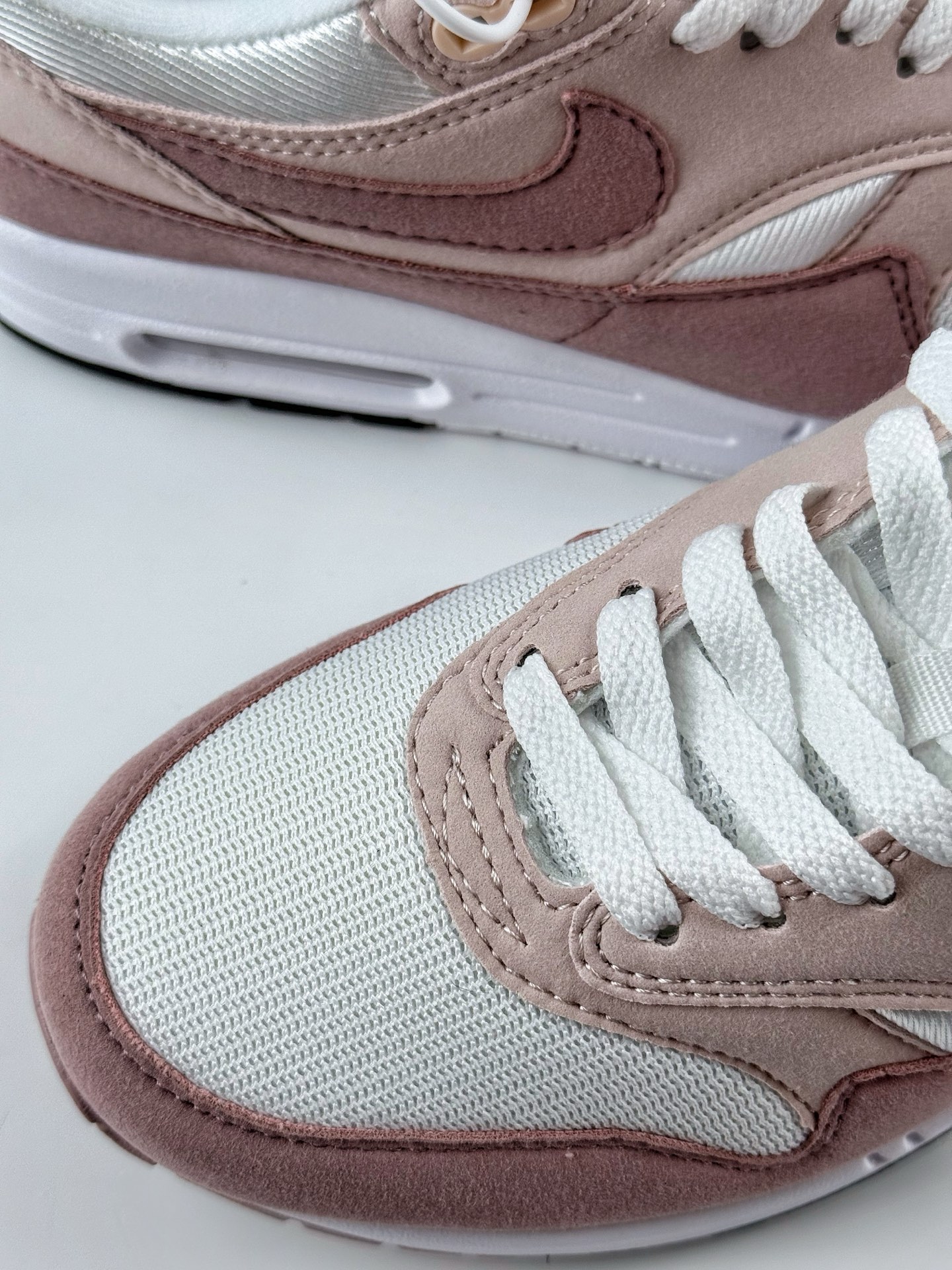 Nike Air Max 1 藕粉 复古休闲跑步鞋 DZ2628-106