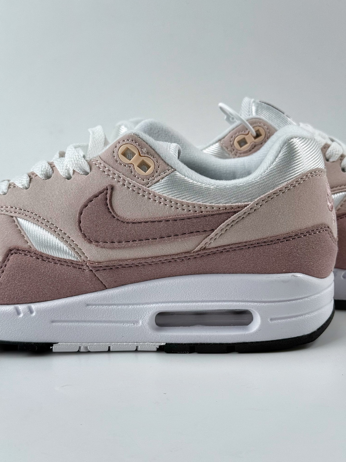 Nike Air Max 1 藕粉 复古休闲跑步鞋 DZ2628-106