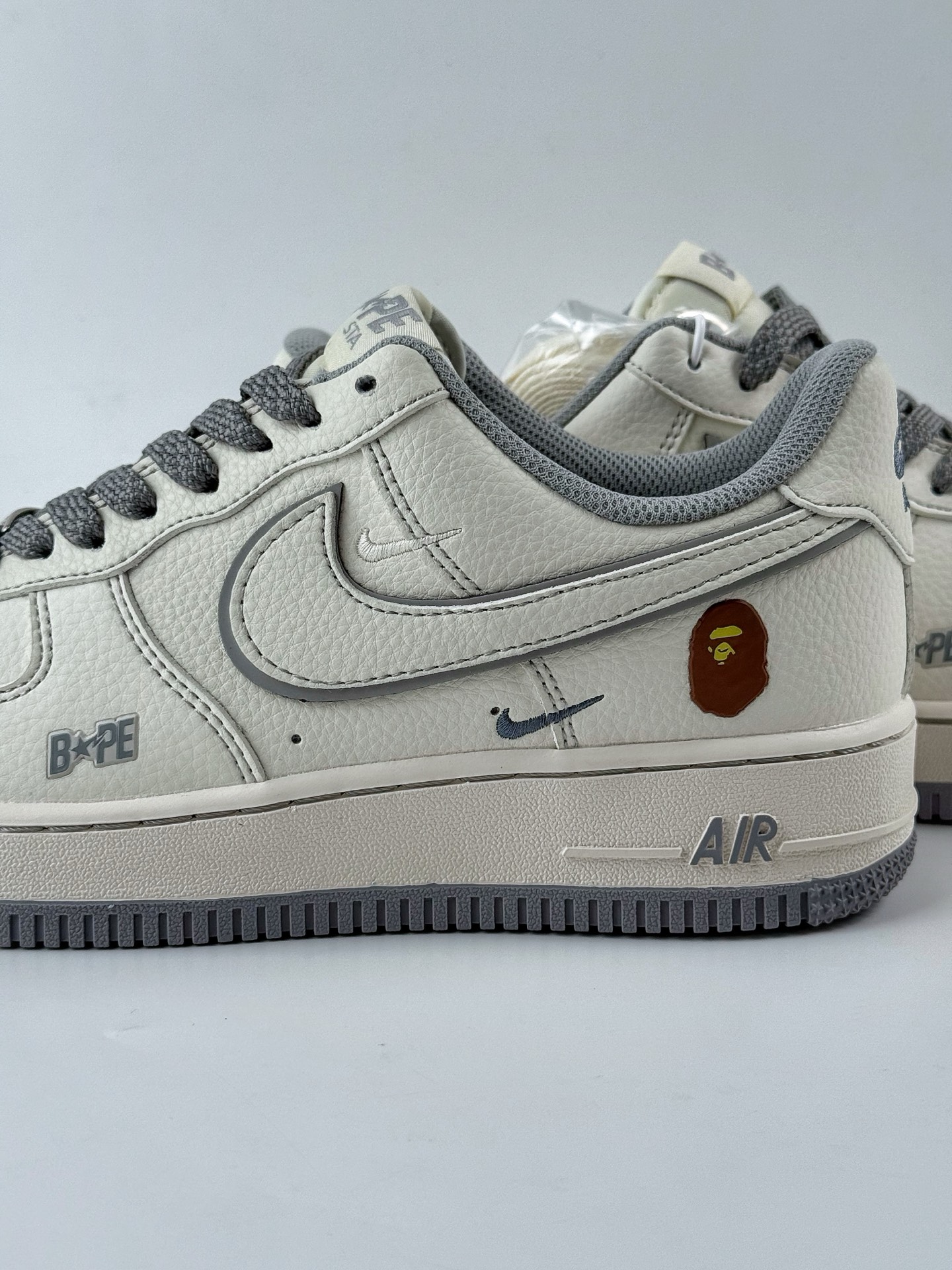 Nike Air Force 1 Low 07 x BAPE 白灰双小钩满天星 HH7518-065