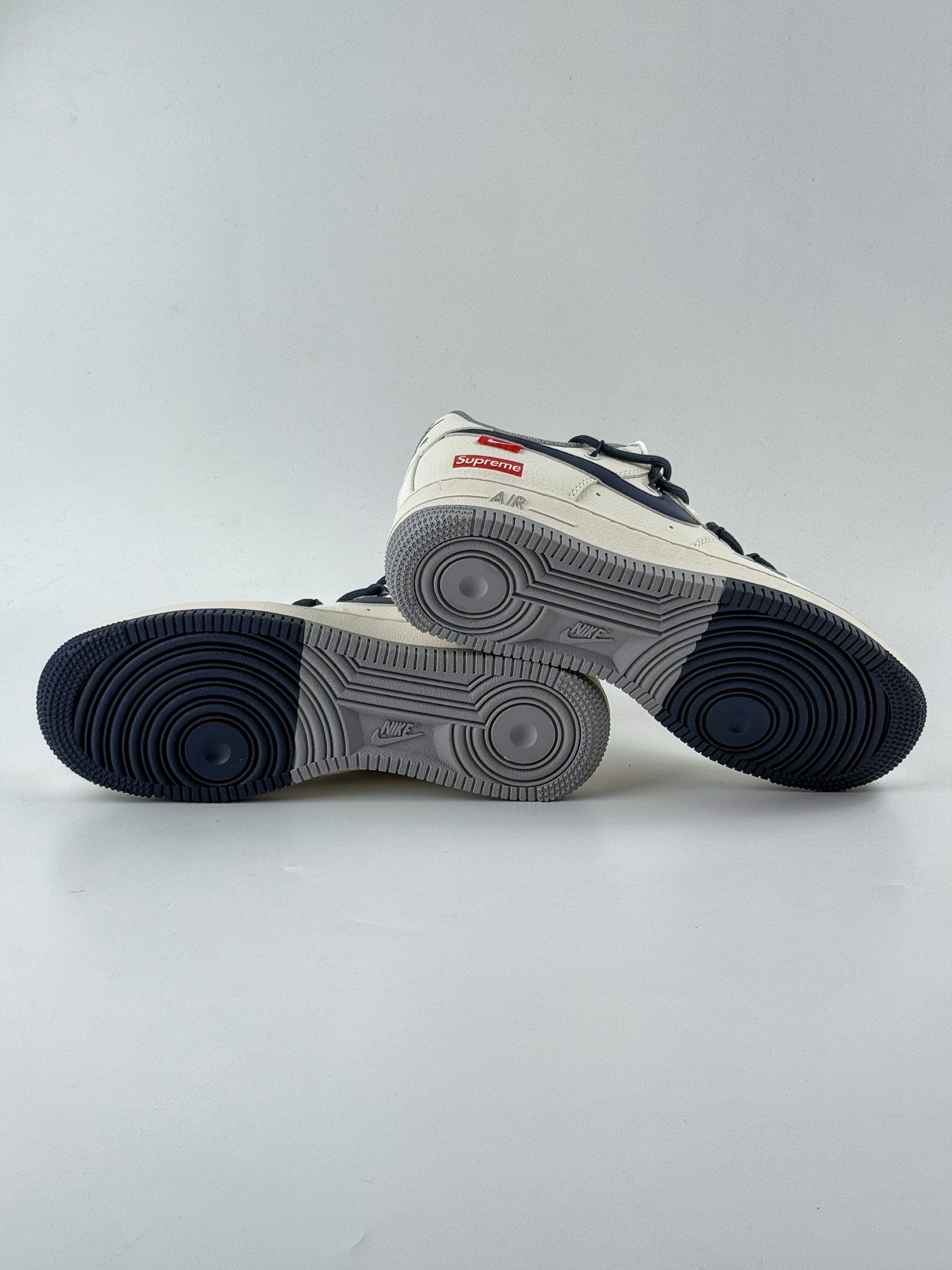 Nike Air Force 1 Low 07 x Supreme 白蓝灰小钩绑带 DM6868-068