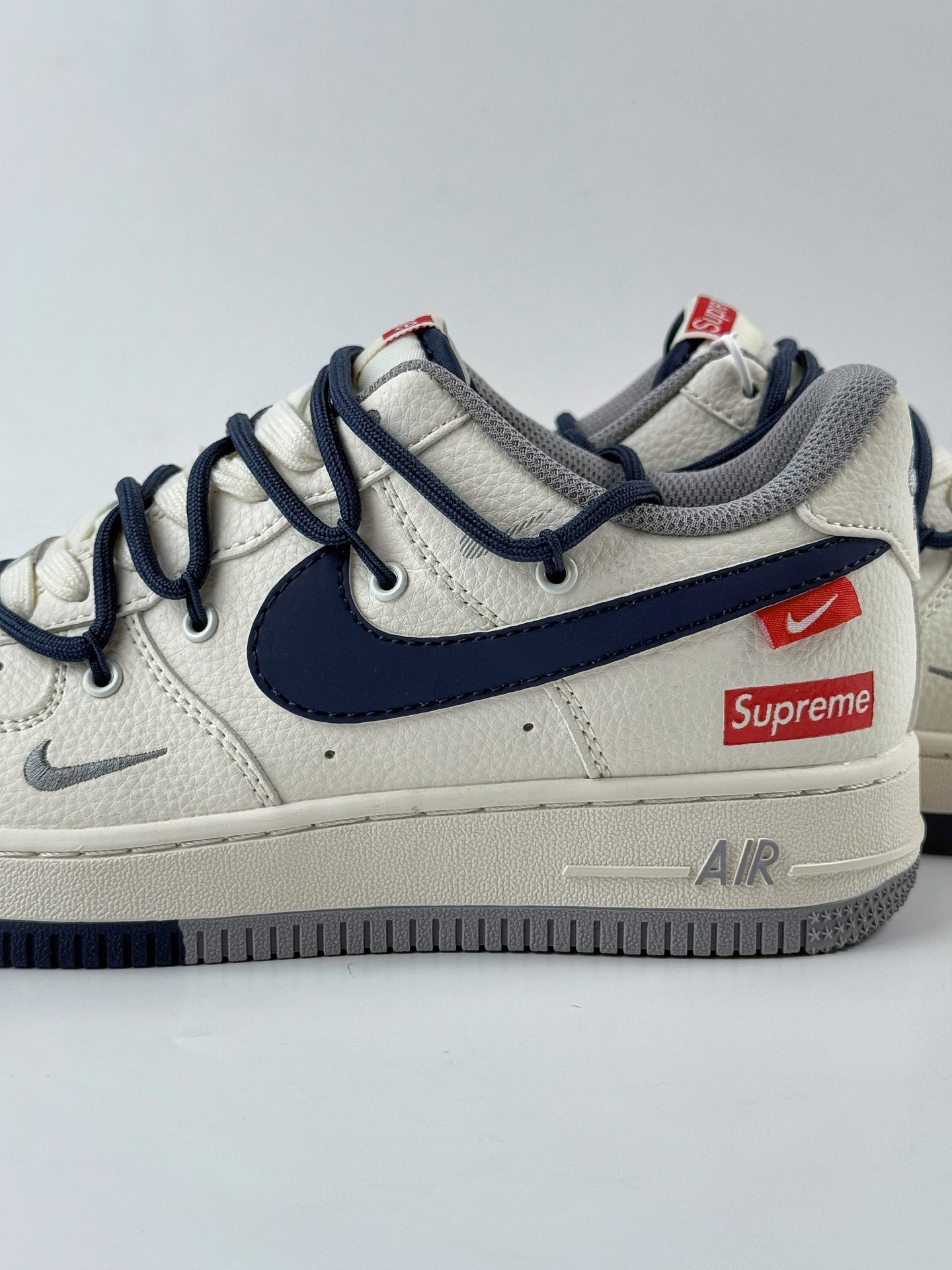 Nike Air Force 1 Low 07 x Supreme 白蓝灰小钩绑带 DM6868-068