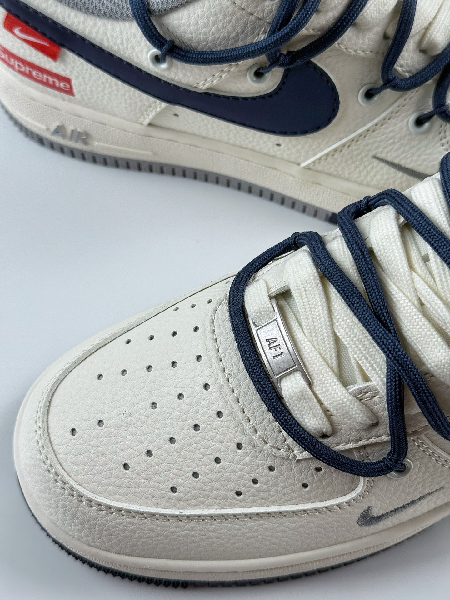 Nike Air Force 1 Low 07 x Supreme 白蓝灰小钩绑带 DM6868-068