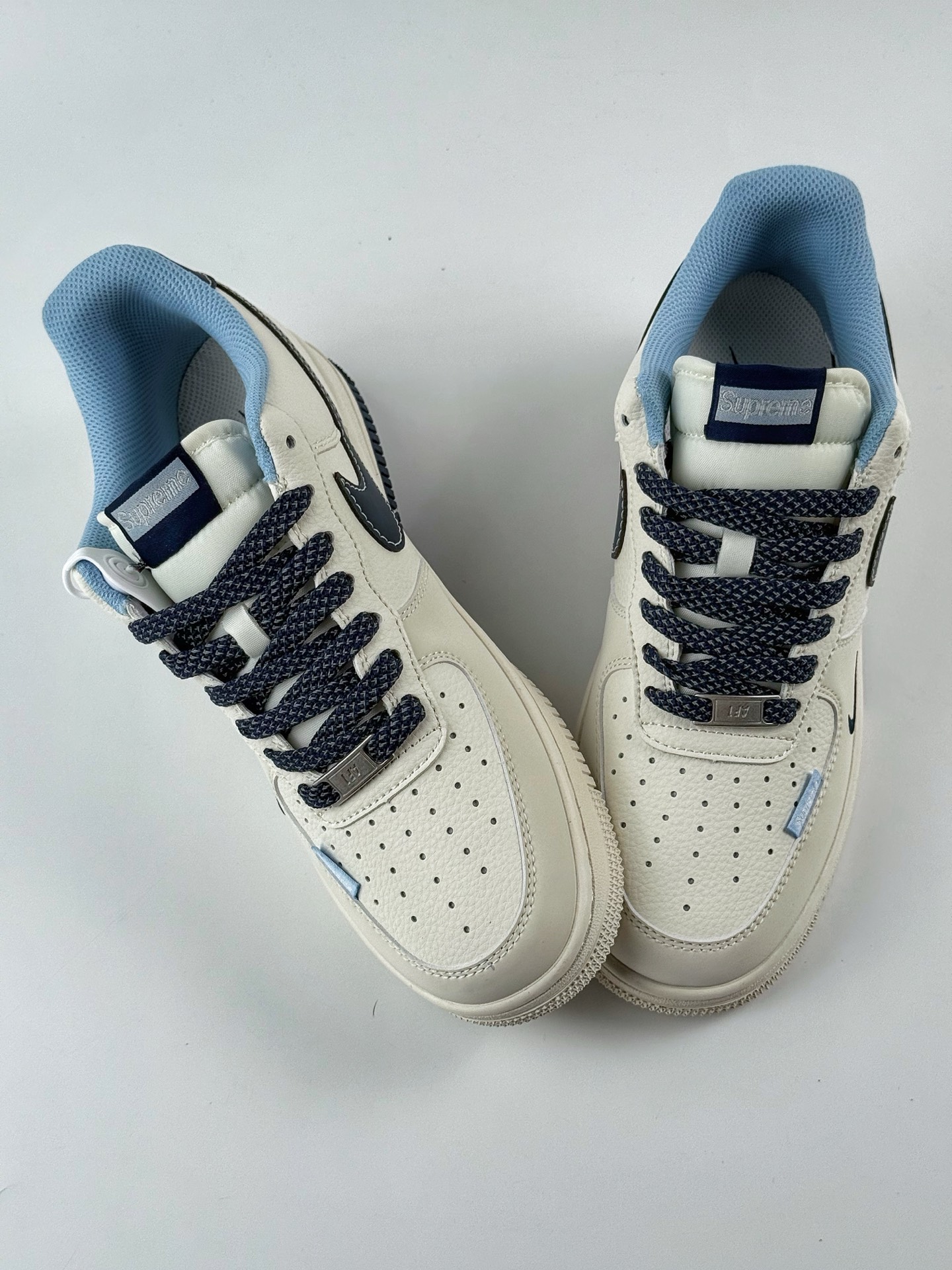 Nike Air Force 1 Low 07 x Supreme 白蓝小钩满天星 XS1958-565