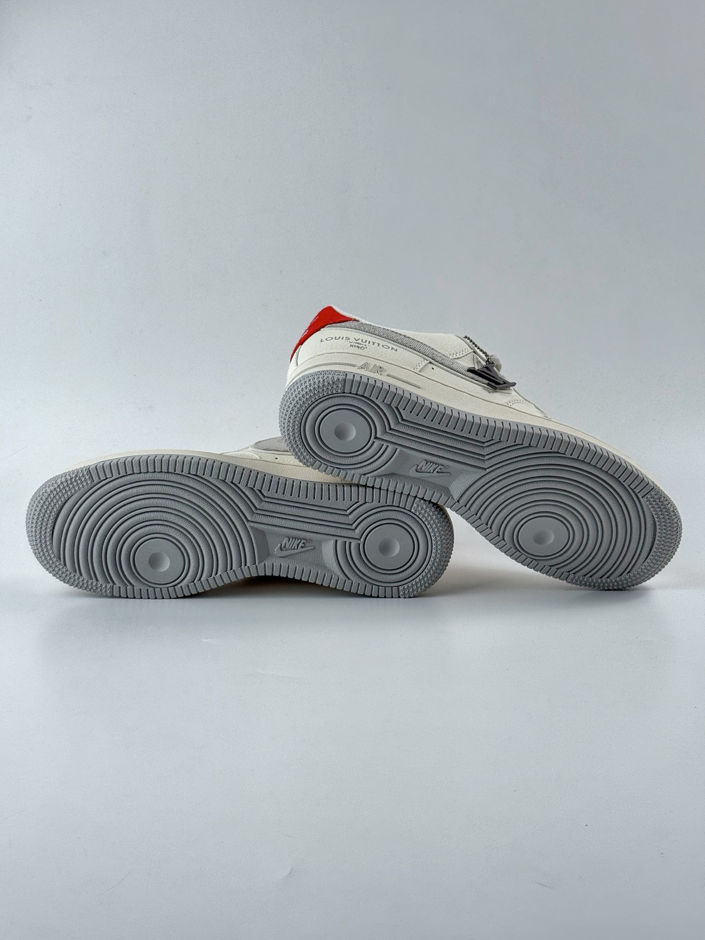 Nike Air Force 1 Low 07 x Louis Vuitton 白灰红 XX3168-135
