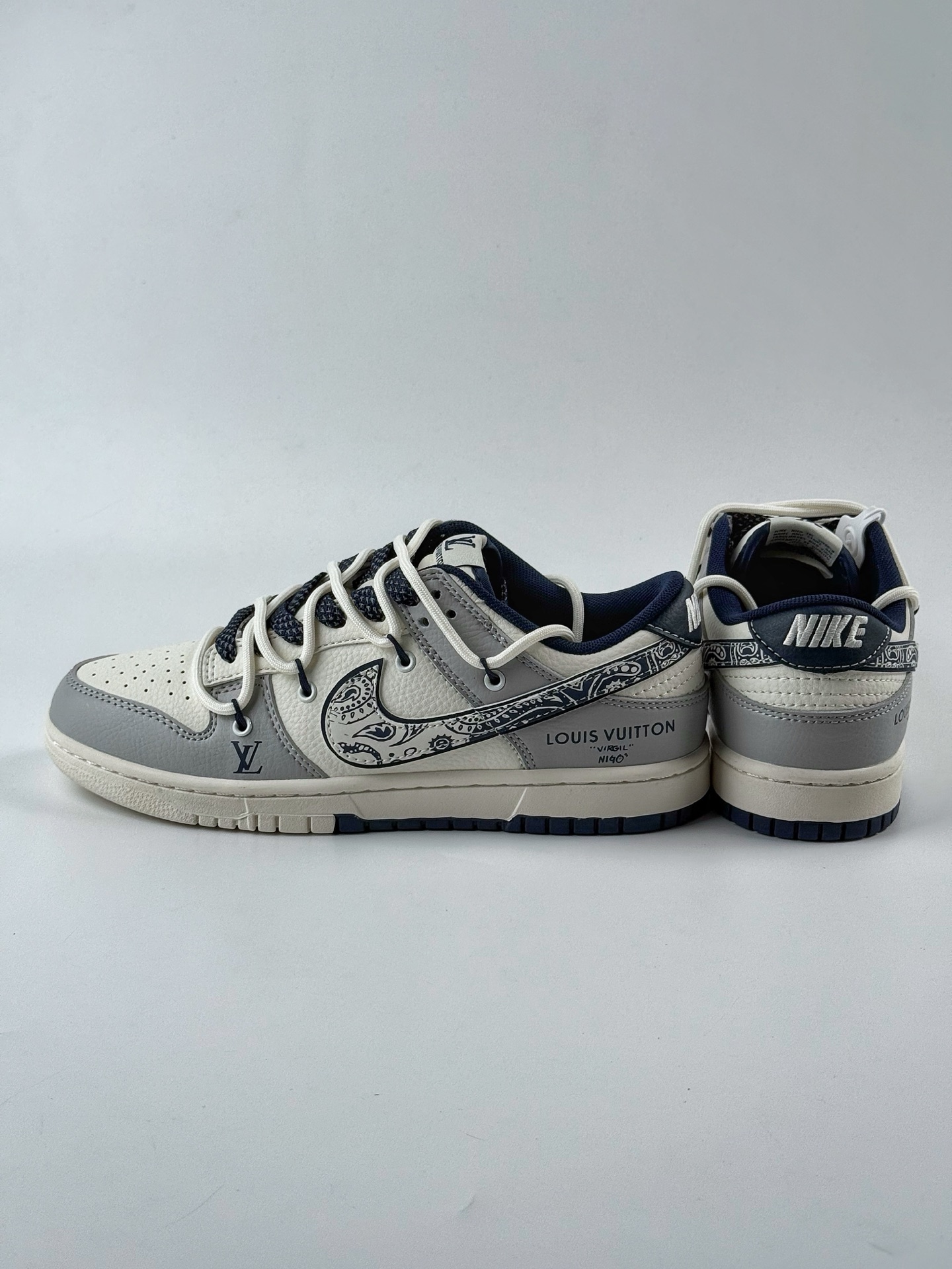 Nike SB Dunk Low x Louis Vuitton 白灰蓝绑带满天星 DM6868-074