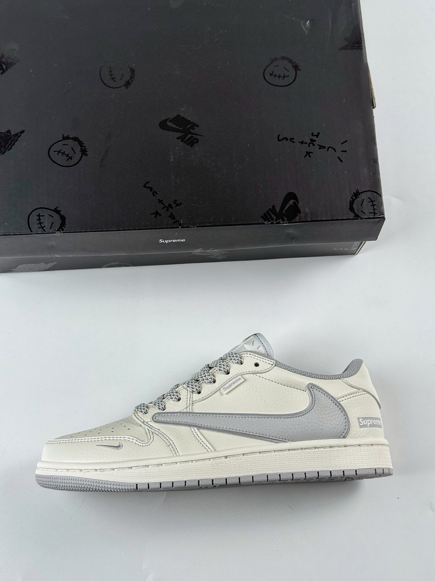 Travis Scott x Nike Air Jordan 1 Low x Supreme Air Jordan 1 Low 反转白灰小钩满天星倒钩 DH0223-322